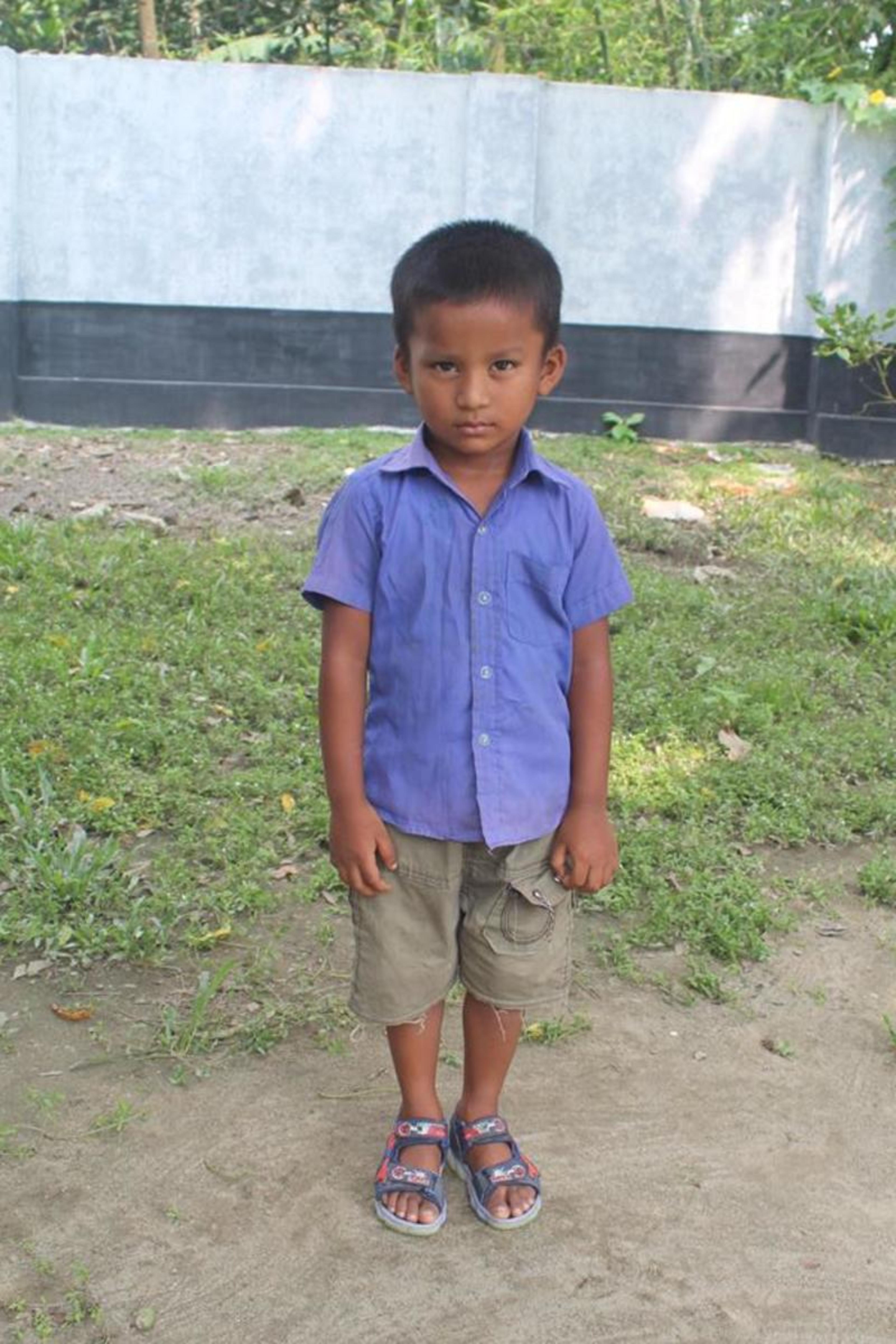 An unsponsored boy named Tamim from Bangladesh who is vulnerable to exploitation and has waited 619 days for a sponsor.