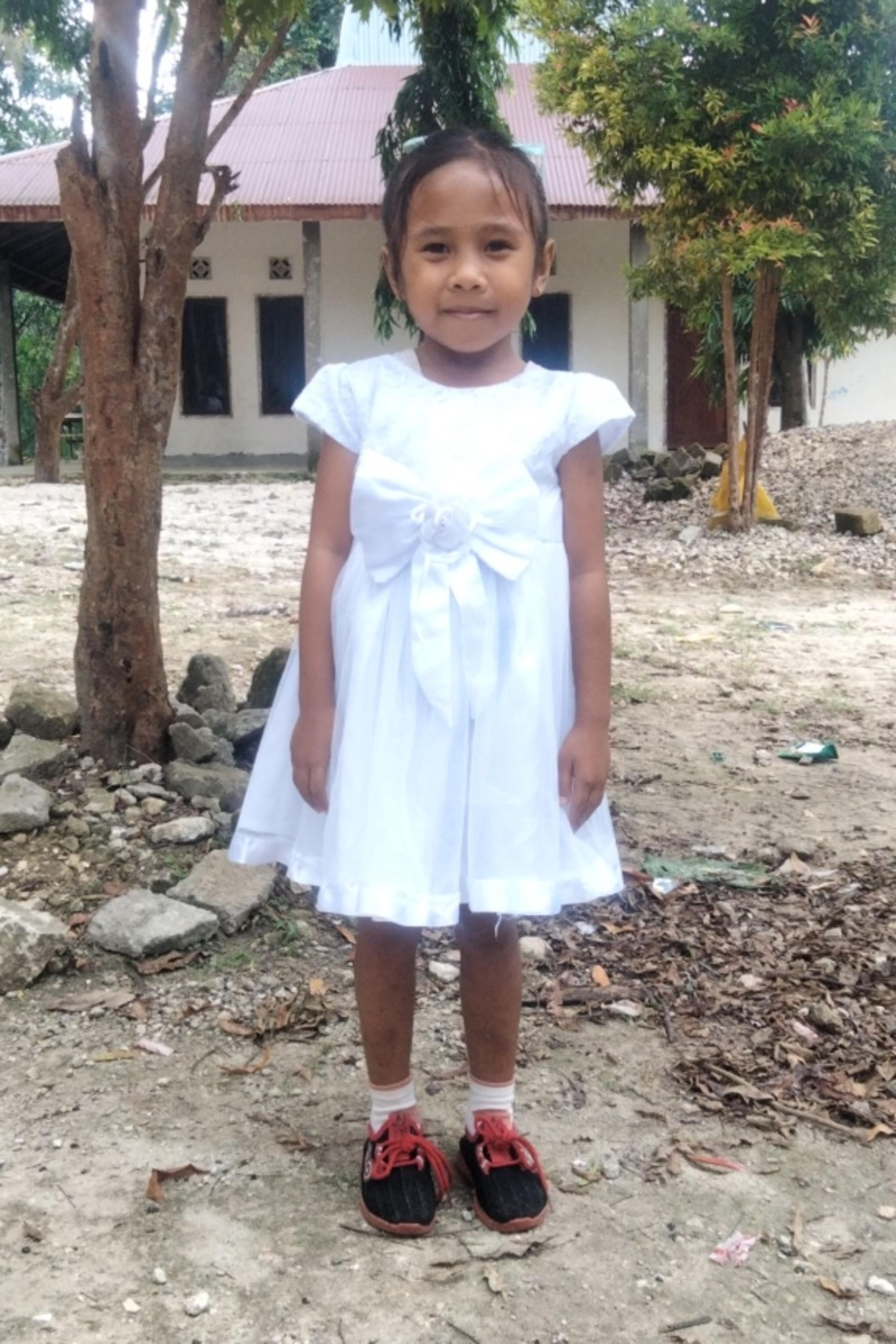 An unsponsored girl named Juwita from Indonesia who has waited 532 days for a sponsor.