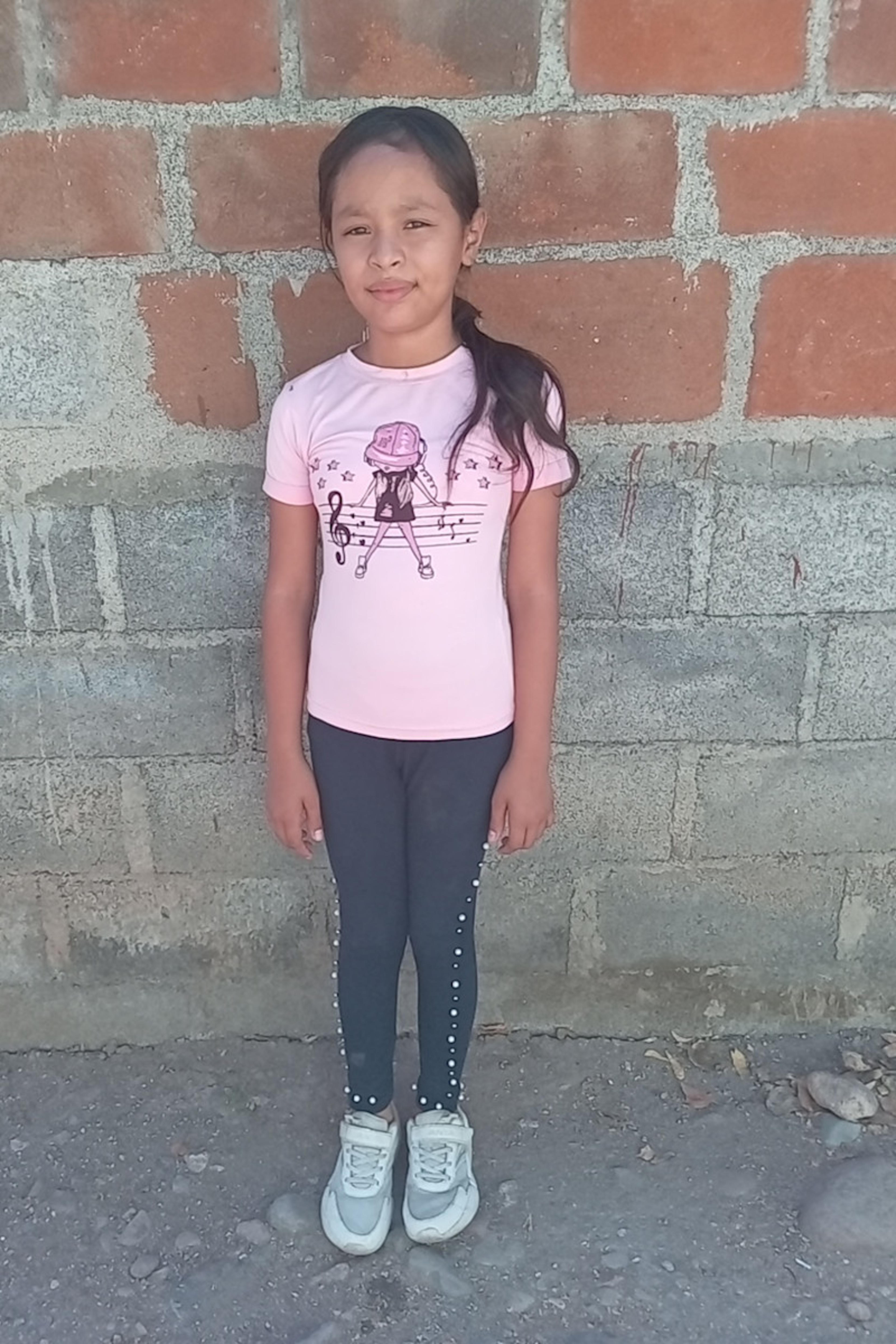 An unsponsored girl named Estefani from Nicaragua who has waited 469 days for a sponsor.