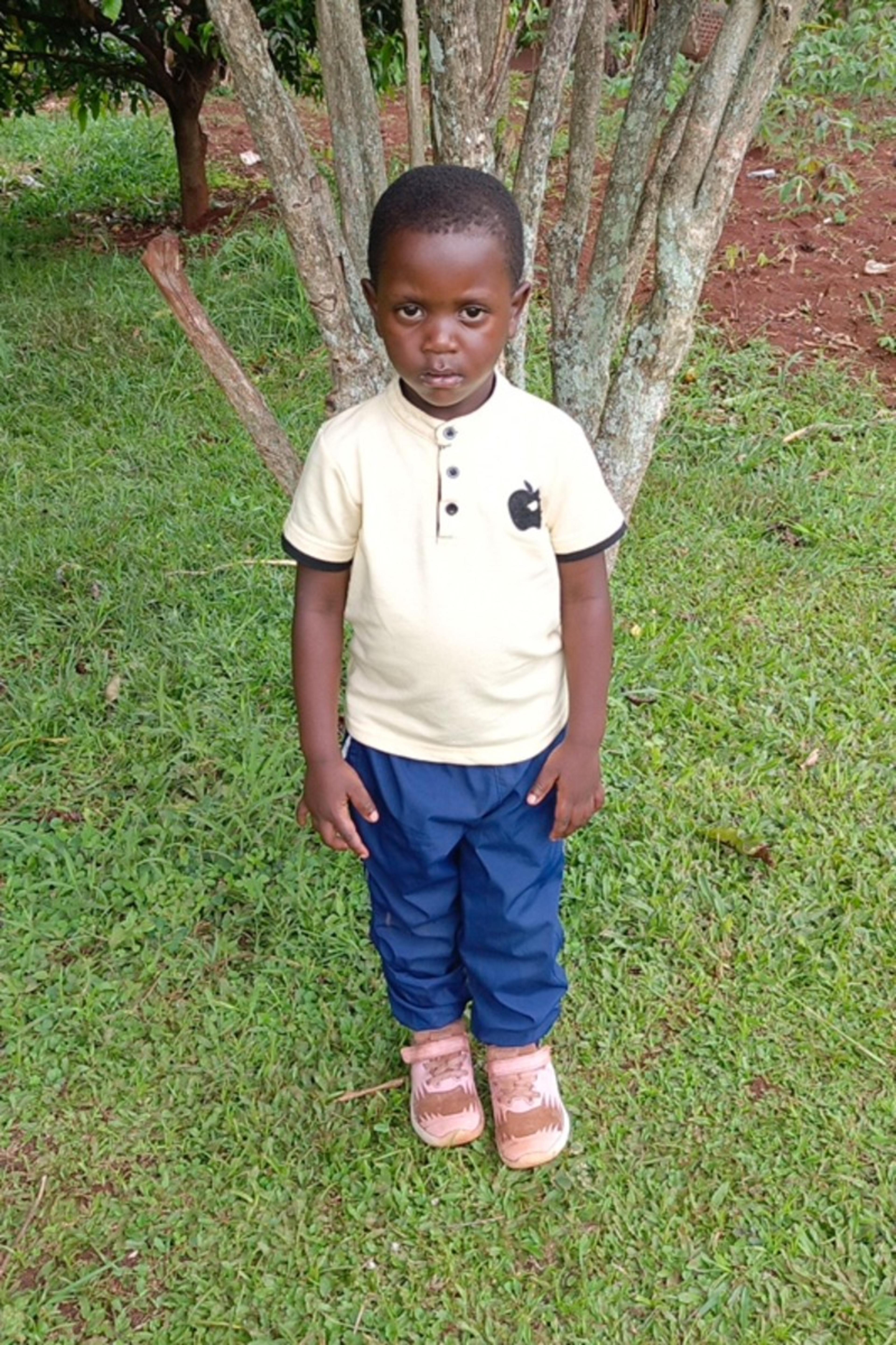 An unsponsored boy named Evans from Uganda who lives in an AIDS-affected area, is vulnerable to exploitation and has waited 493 days for a sponsor.