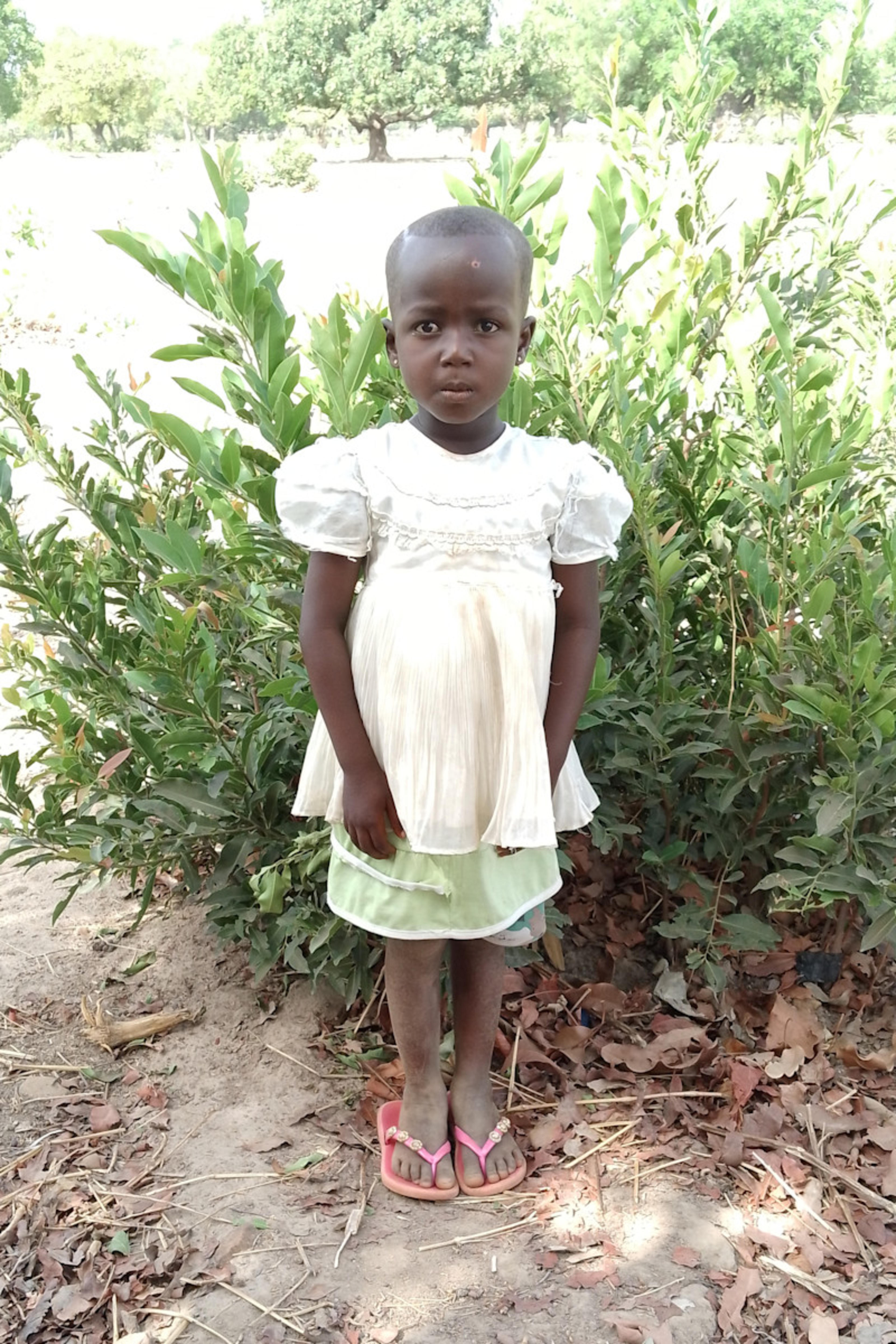 An unsponsored girl named Valérie from Burkina Faso who lives in an AIDS-affected area, is vulnerable to exploitation and has waited 493 days for a sponsor.