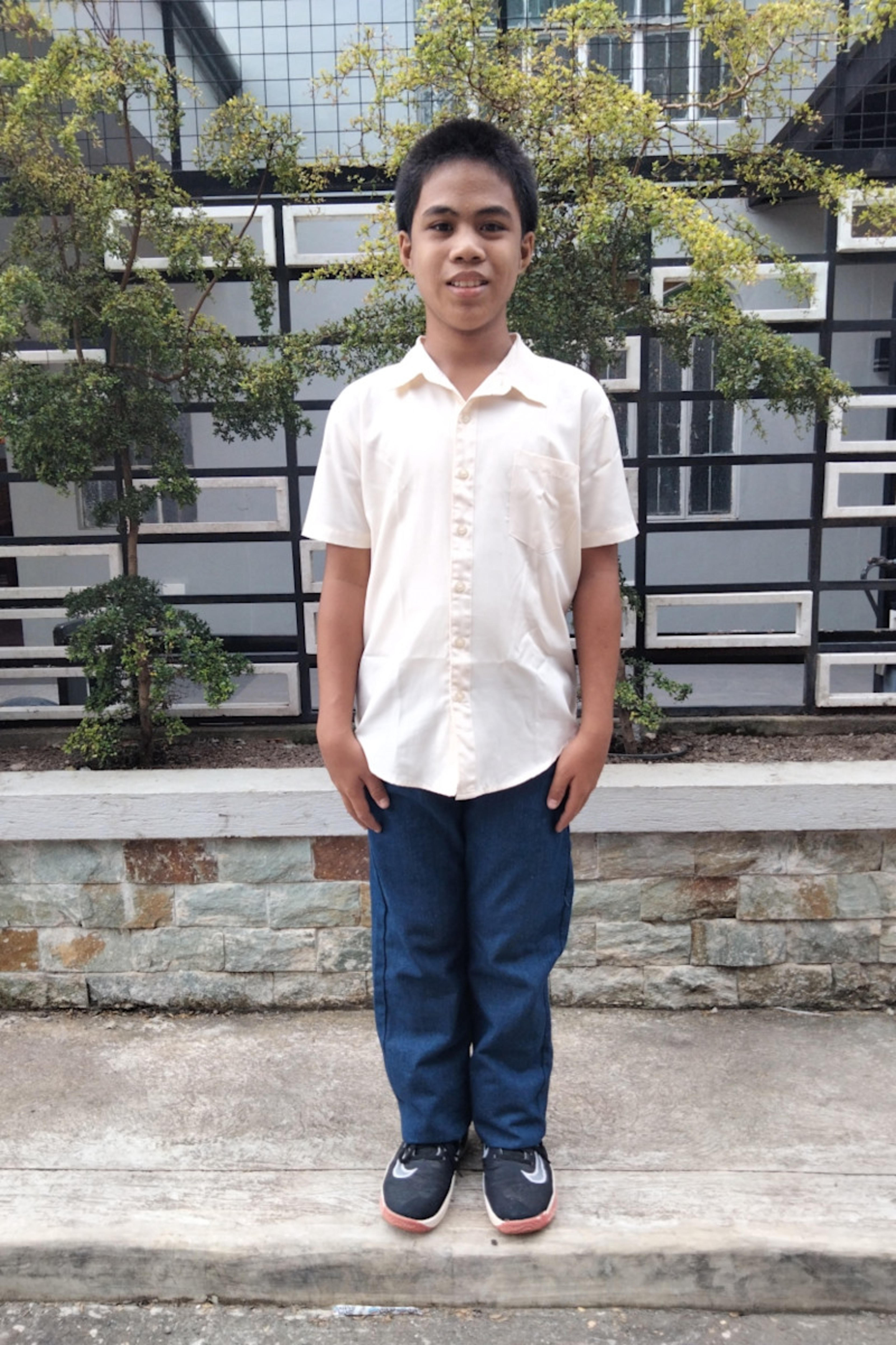 An unsponsored boy named Rey Mark from Philippines who has waited 516 days for a sponsor.