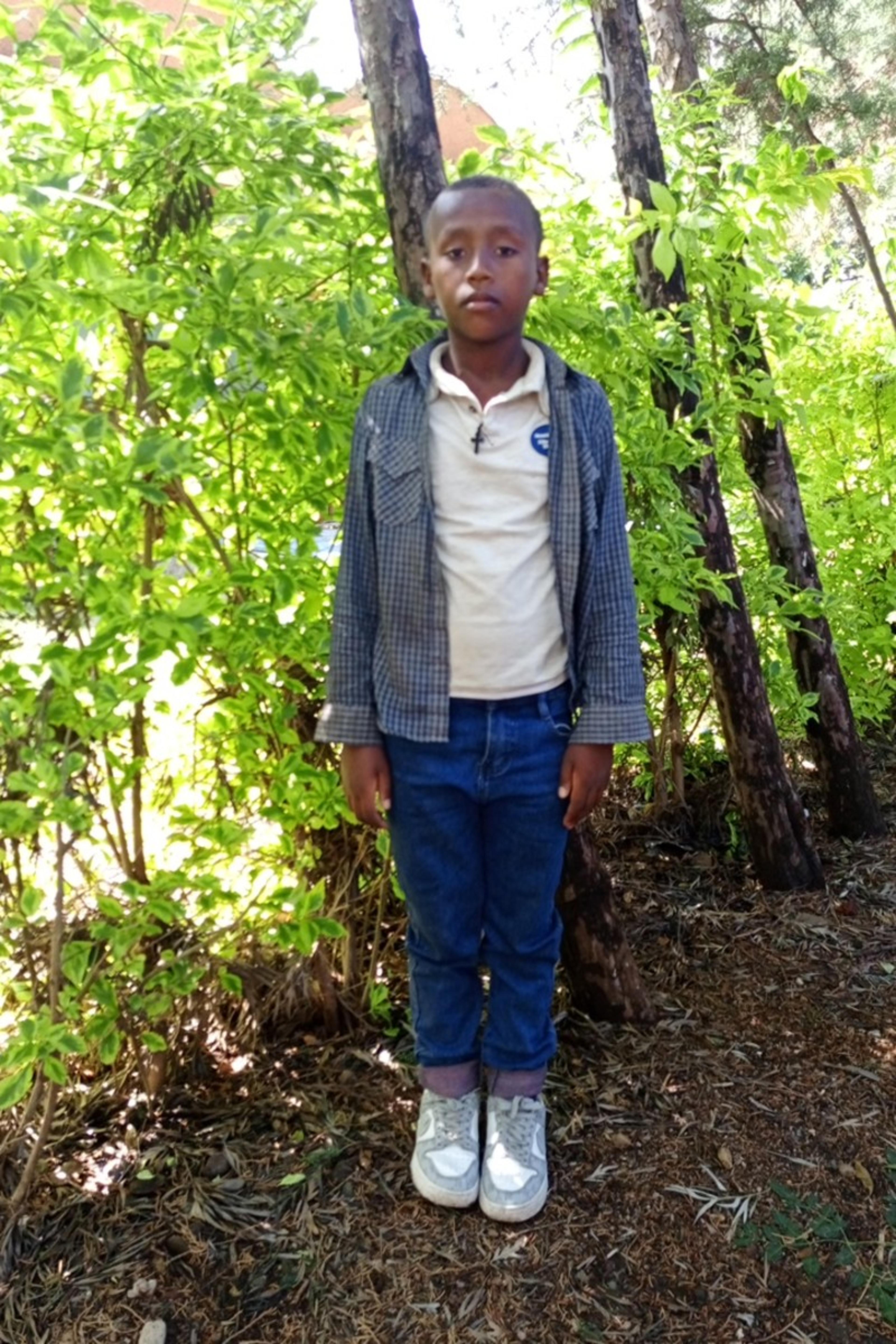 An unsponsored boy named Dadi from Ethiopia who lives in an AIDS-affected area, is vulnerable to exploitation and has waited 460 days for a sponsor.