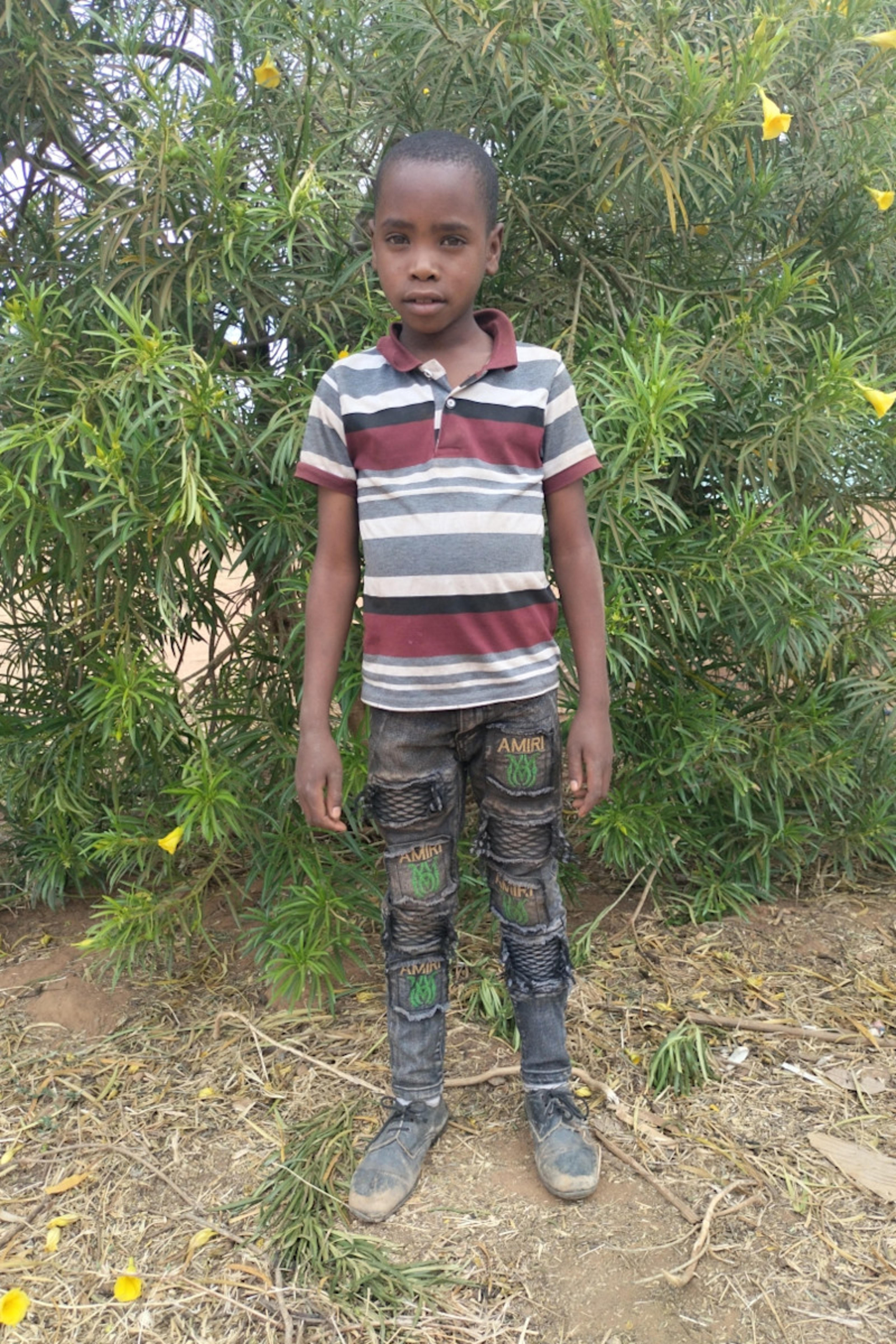 An unsponsored boy named Abdulazizi from Tanzania who lives in an AIDS-affected area, is vulnerable to exploitation and has waited 424 days for a sponsor.