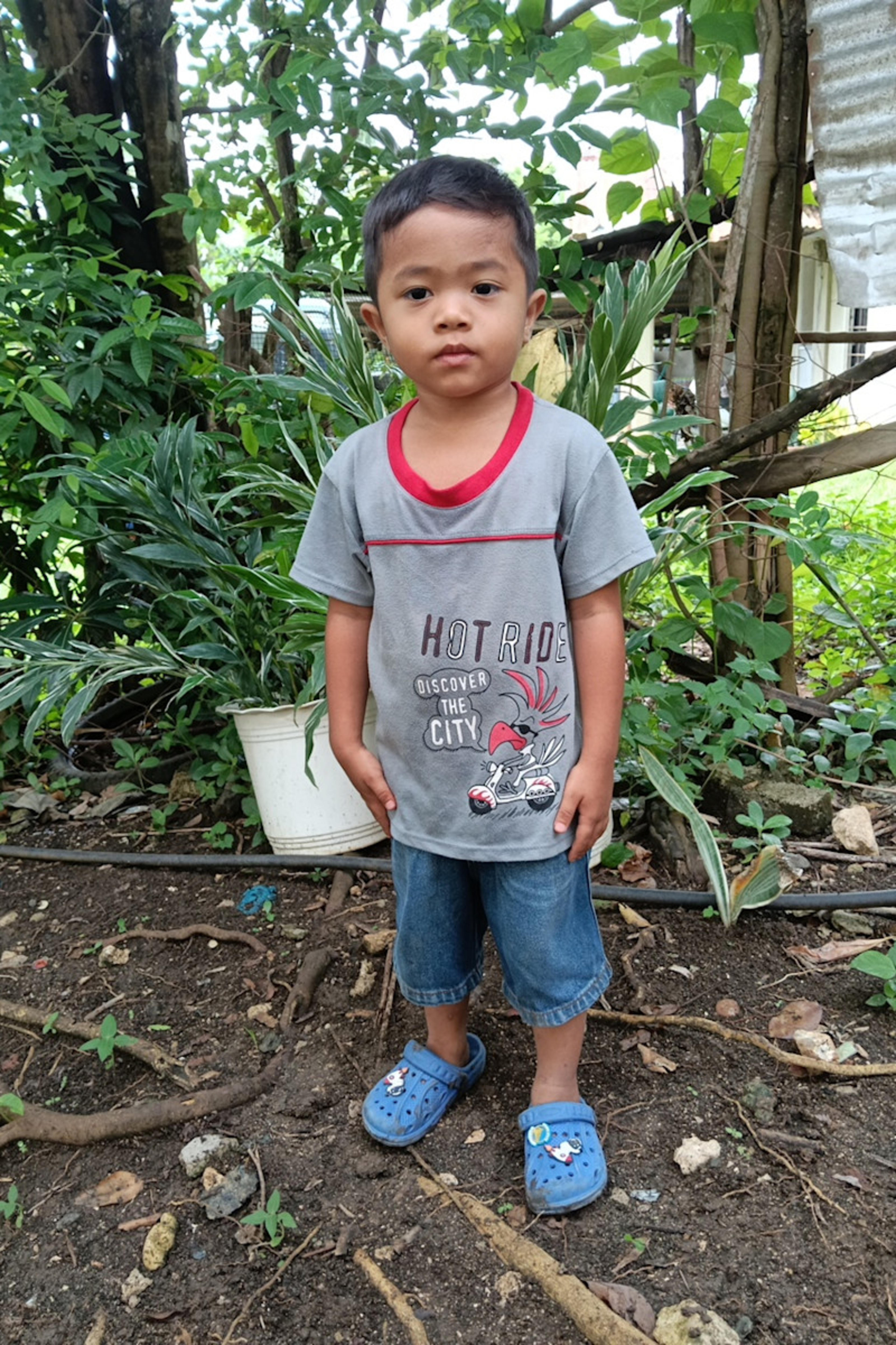 An unsponsored boy named Gervien from Philippines who has waited 403 days for a sponsor.