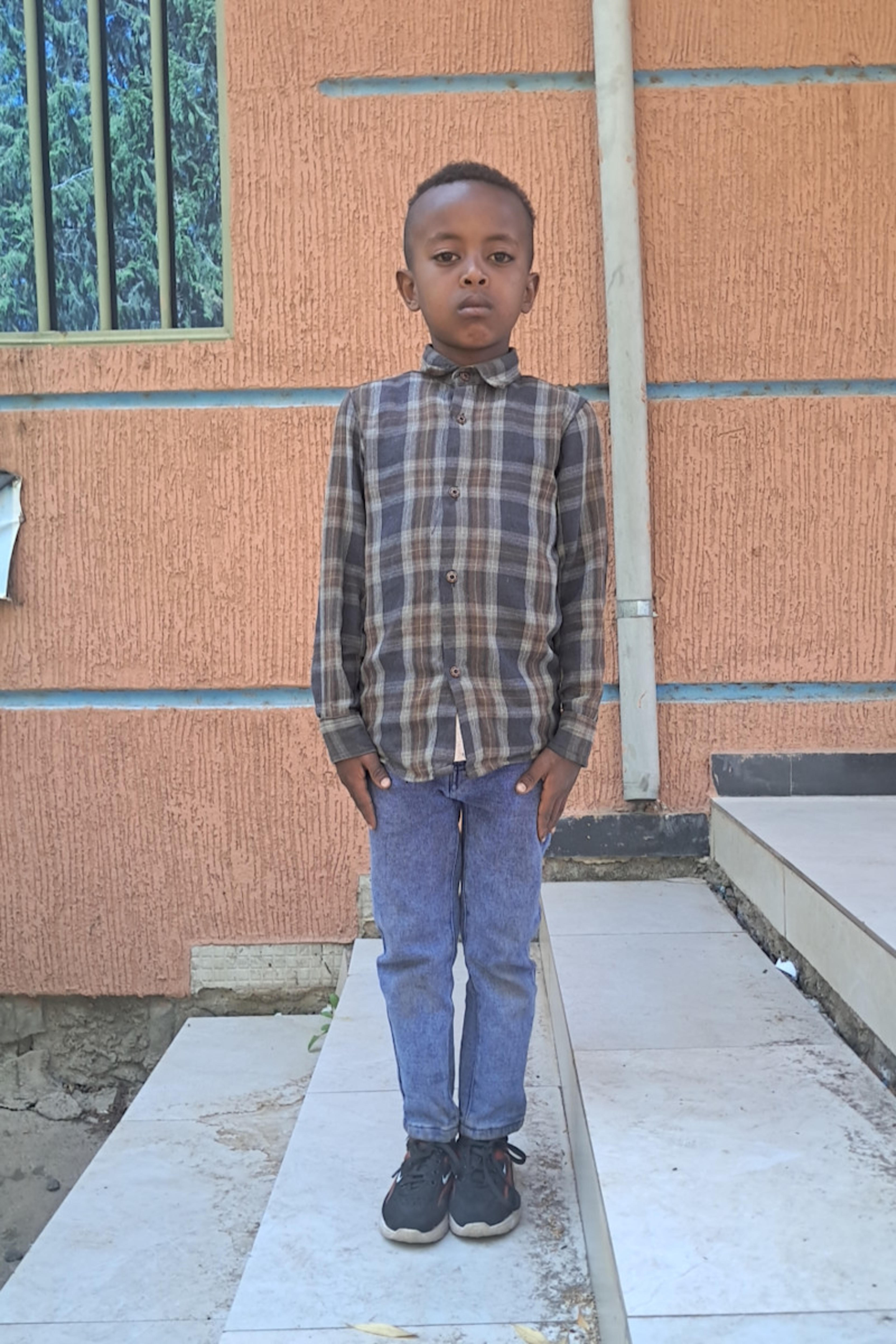 An unsponsored boy named Yohannis from Ethiopia who lives in an AIDS-affected area, is vulnerable to exploitation and has waited 571 days for a sponsor.