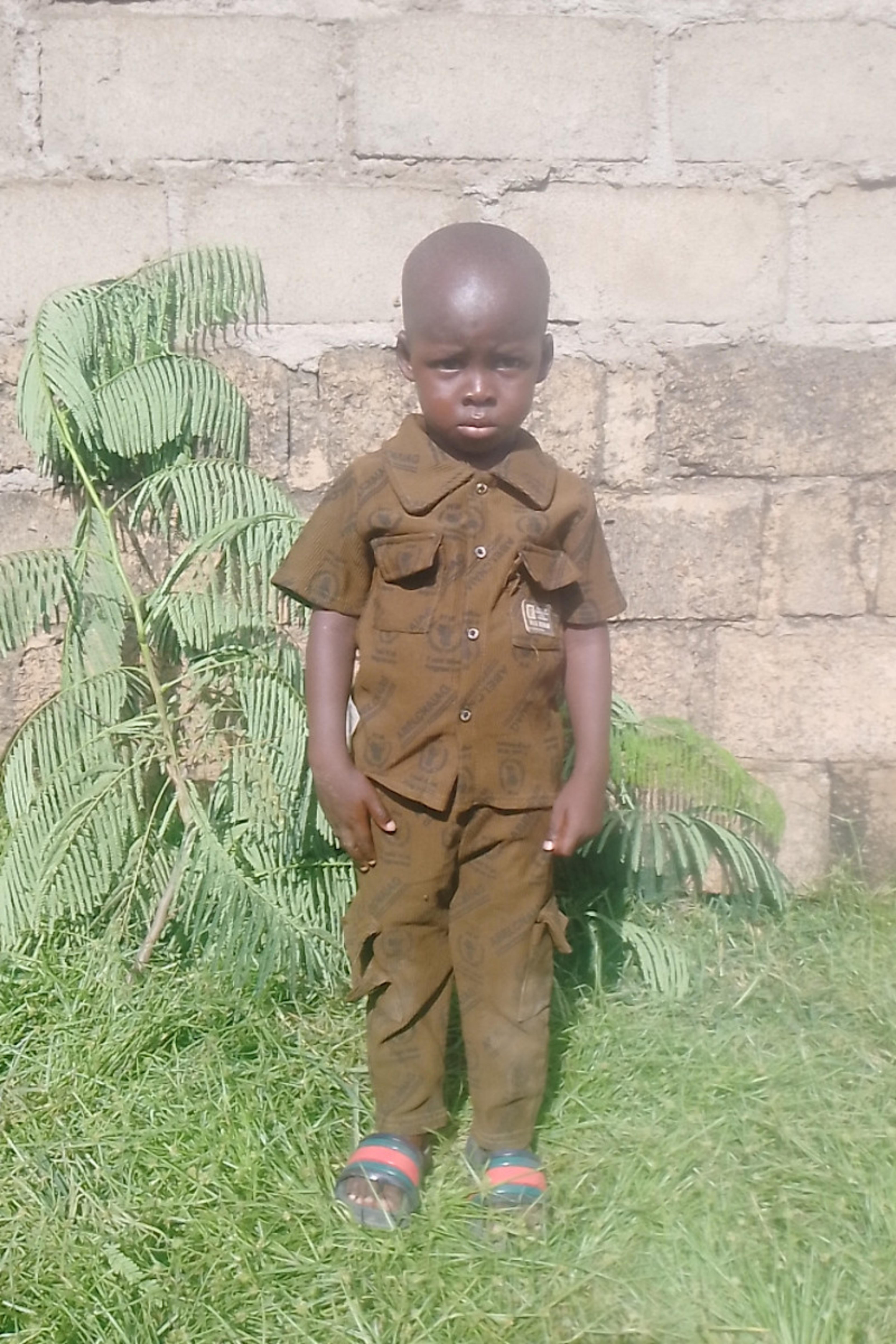 An unsponsored boy named Issaka from Burkina Faso who lives in an AIDS-affected area, is vulnerable to exploitation and has waited 199 days for a sponsor.