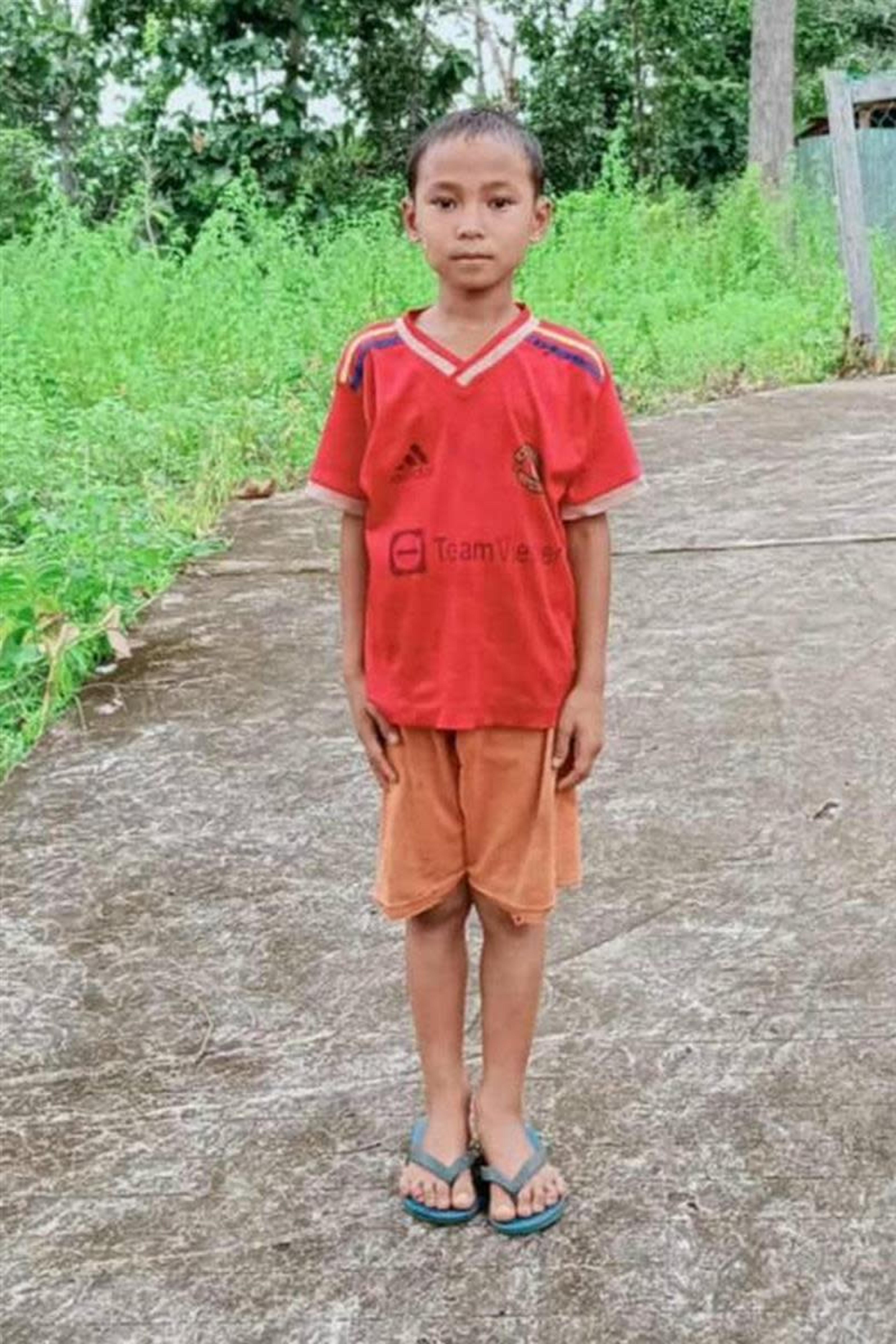 An unsponsored boy named Saw chirst k paw moo from Thailand who has waited 570 days for a sponsor.