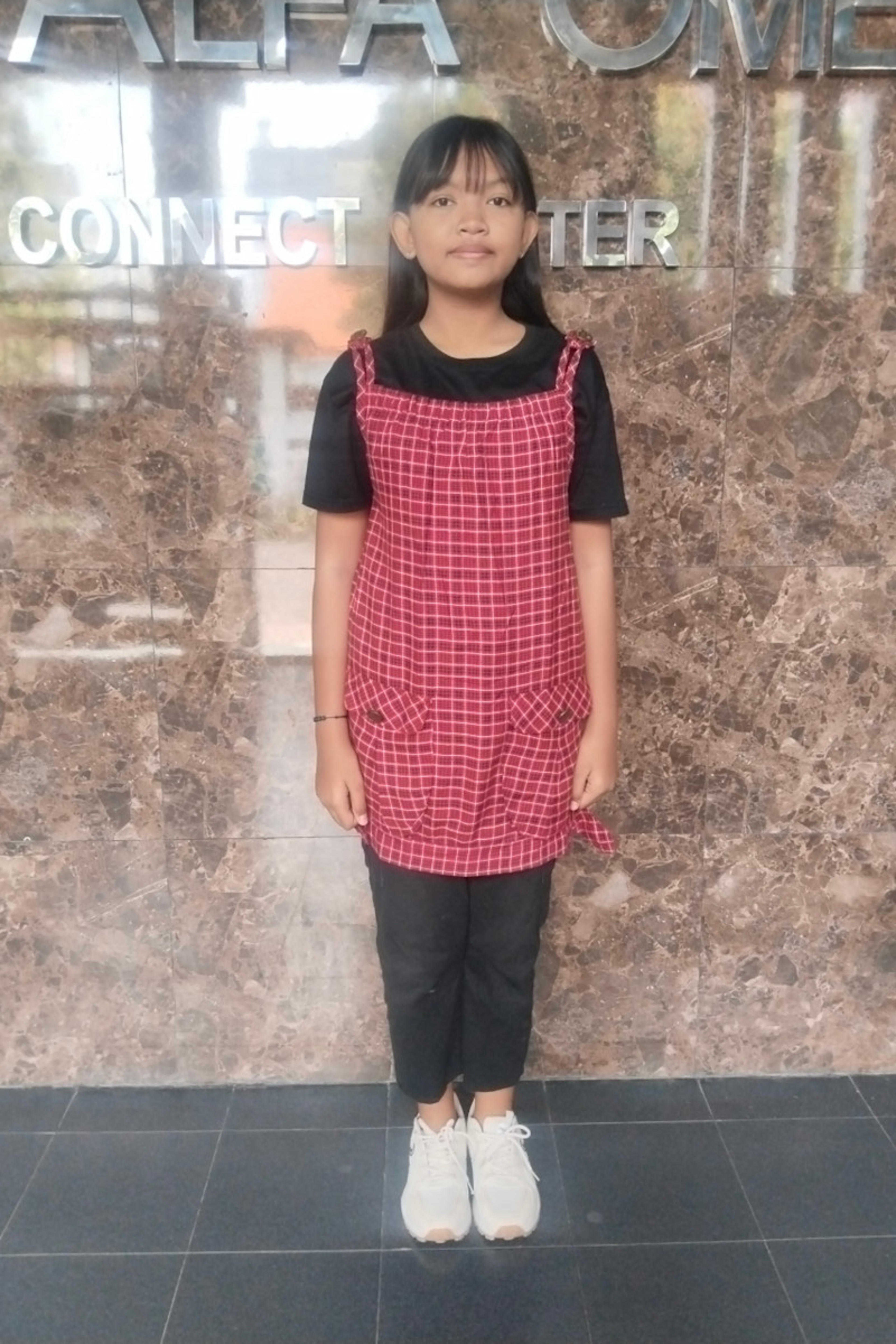 An unsponsored girl named Feo from Indonesia who has waited 467 days for a sponsor.