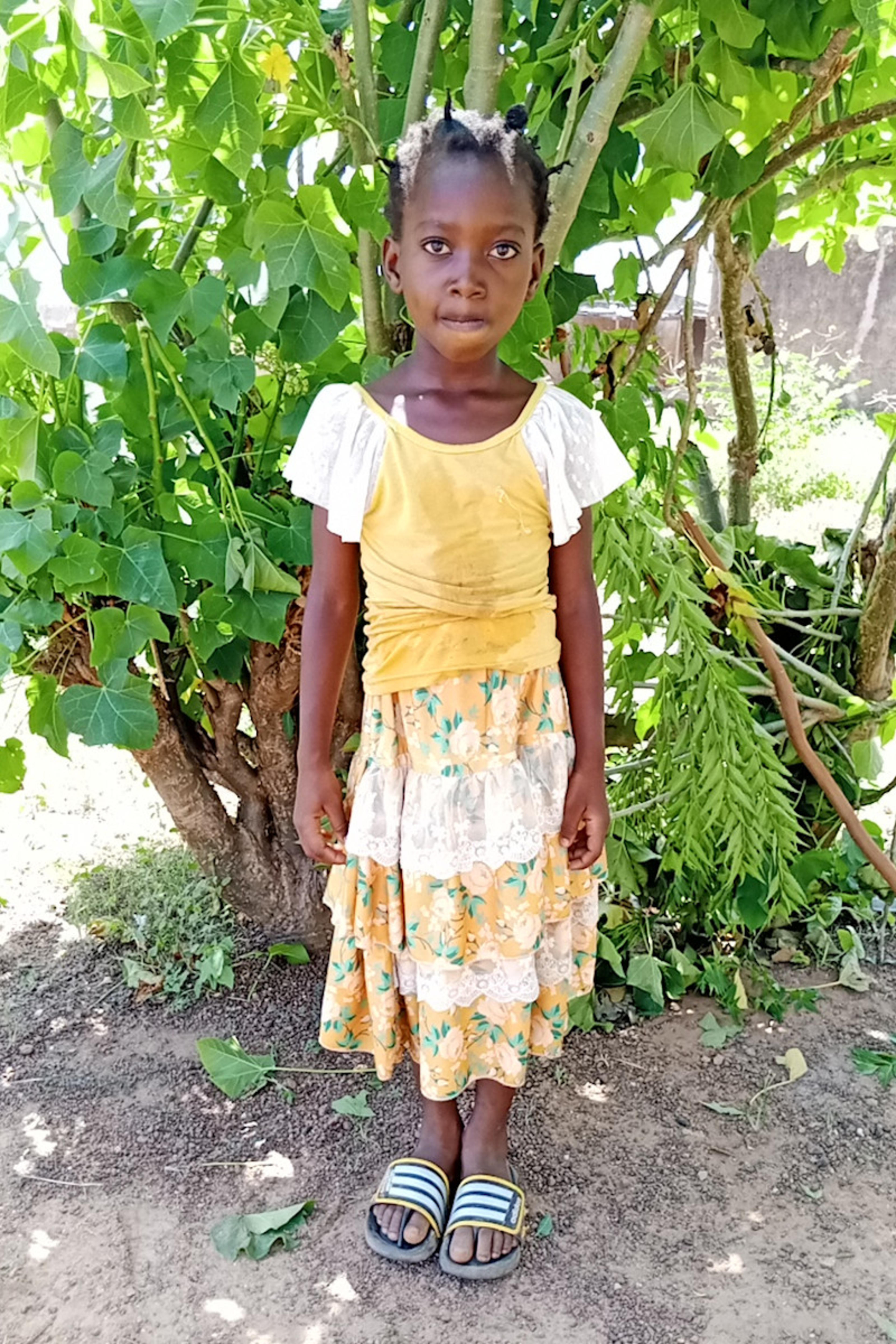 An unsponsored girl named Yasmine from Burkina Faso who lives in an AIDS-affected area, is vulnerable to exploitation and has waited 368 days for a sponsor.