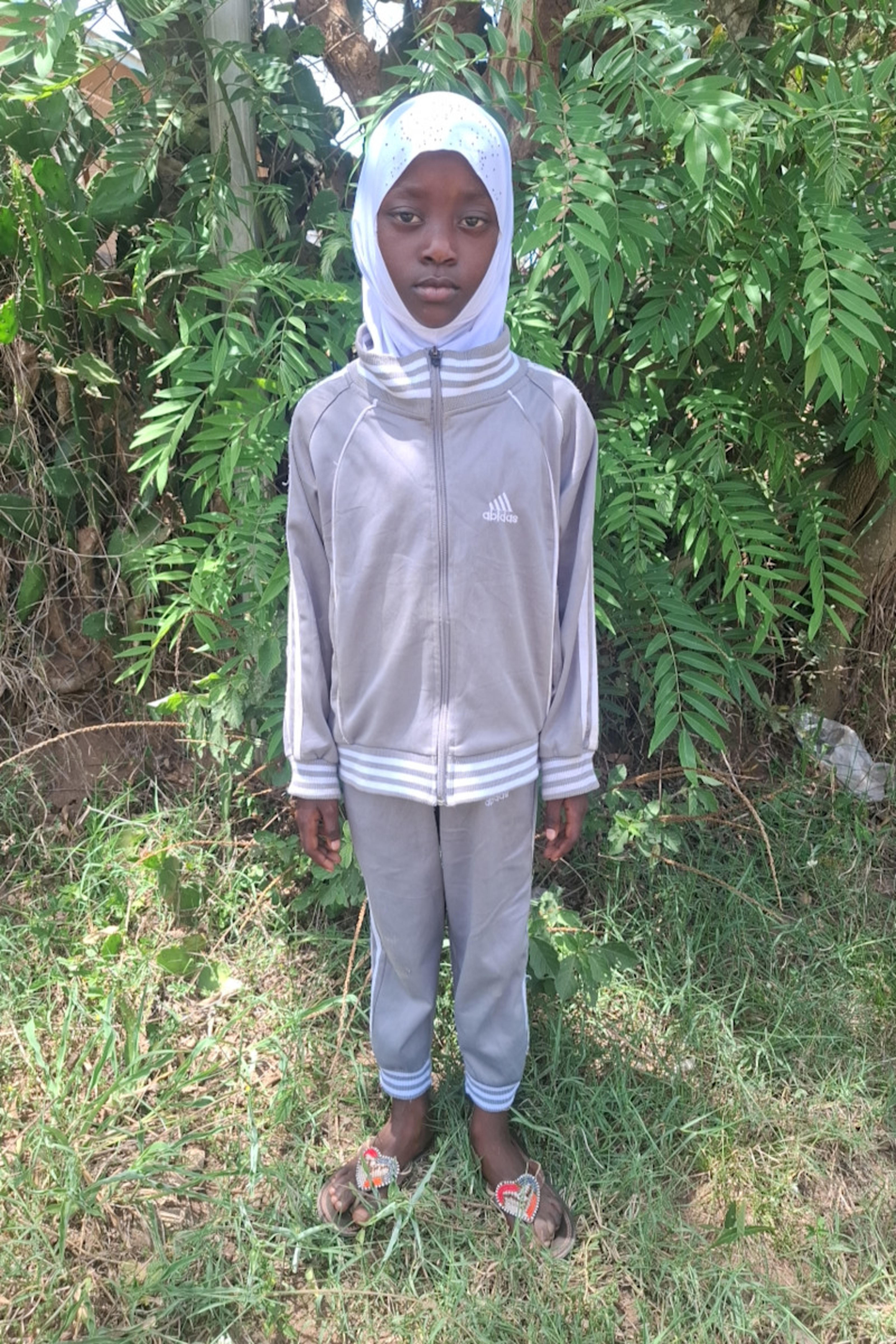 An unsponsored girl named Warda from Tanzania who lives in an AIDS-affected area, is vulnerable to exploitation and has waited 604 days for a sponsor.