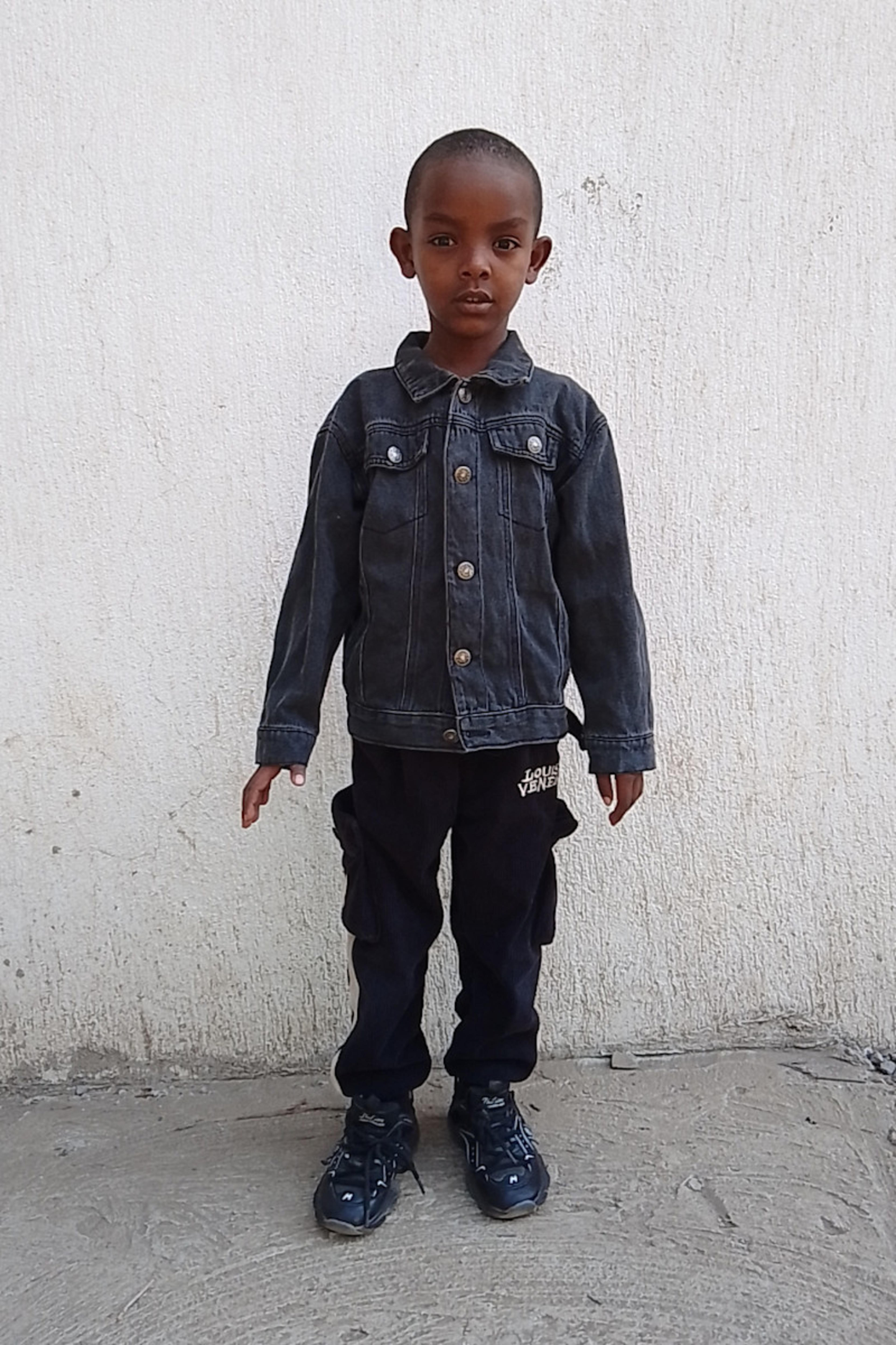 An unsponsored boy named Edileab from Ethiopia who lives in an AIDS-affected area, is vulnerable to exploitation and has waited 280 days for a sponsor.