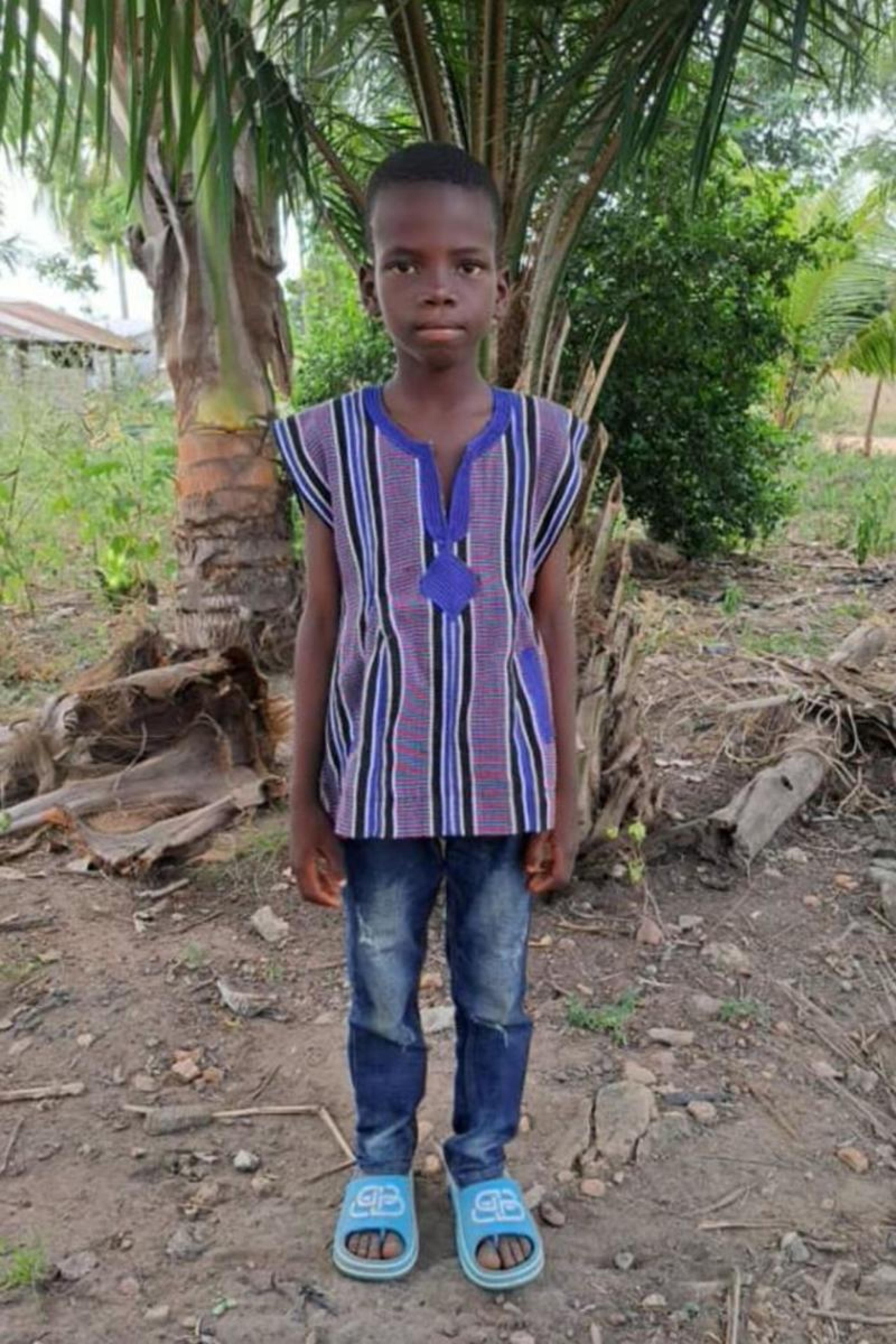 An unsponsored boy named Alphonse from Togo who lives in an AIDS-affected area, is vulnerable to exploitation and has waited 289 days for a sponsor.