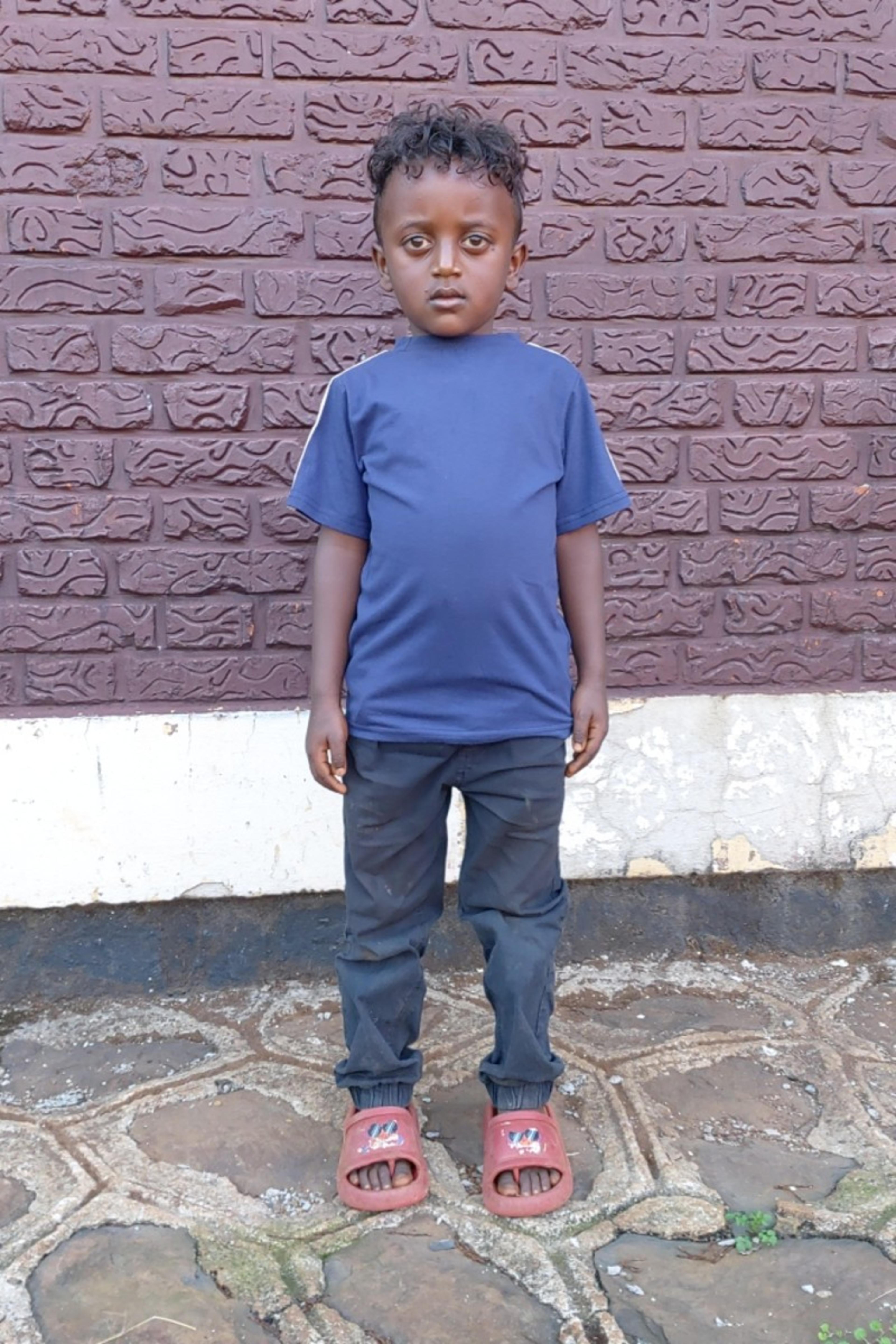An unsponsored boy named Yared from Ethiopia who lives in an AIDS-affected area, is vulnerable to exploitation and has waited 226 days for a sponsor.