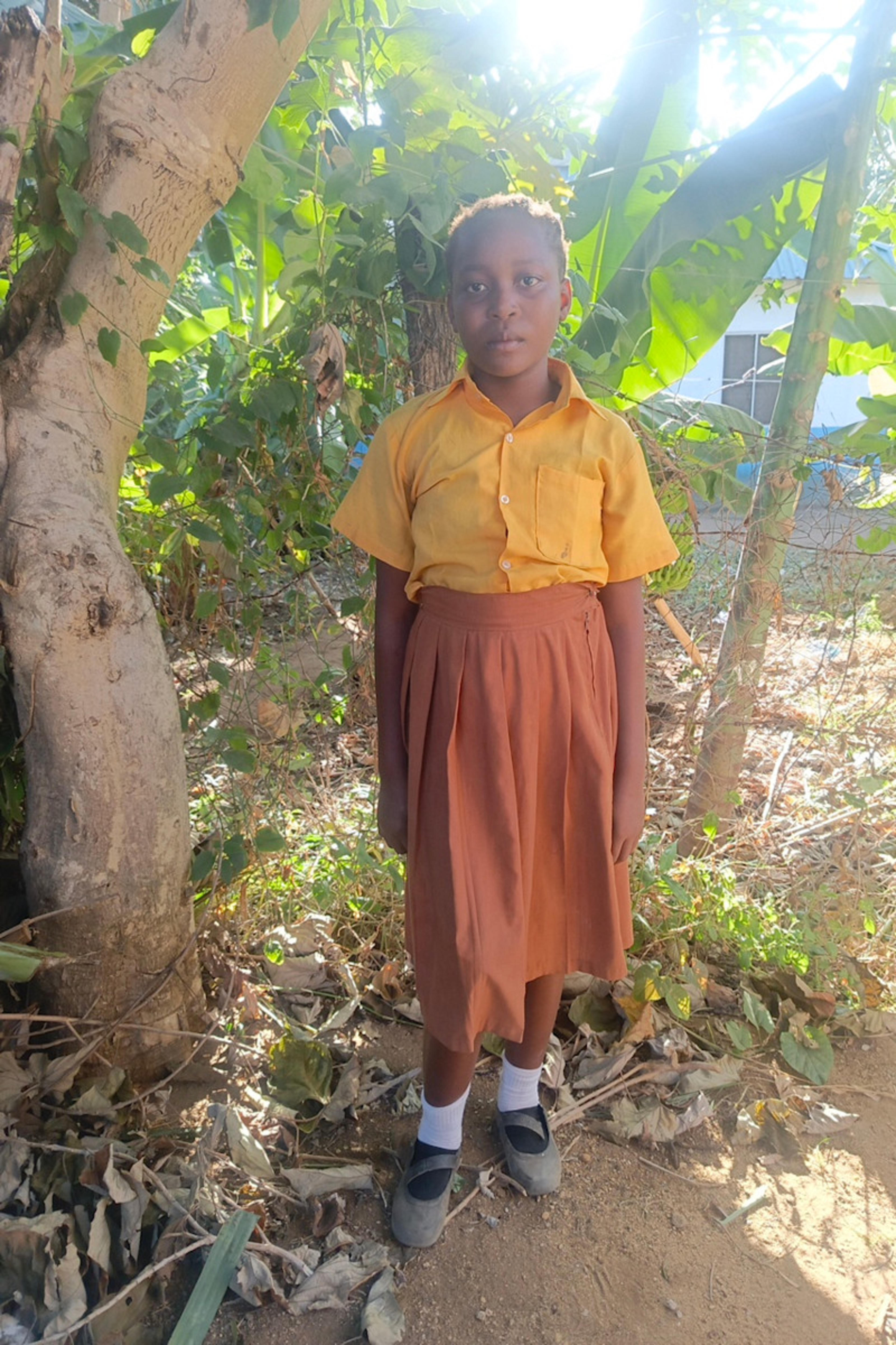 An unsponsored girl named Edna from Kenya who lives in an AIDS-affected area and has waited 431 days for a sponsor.