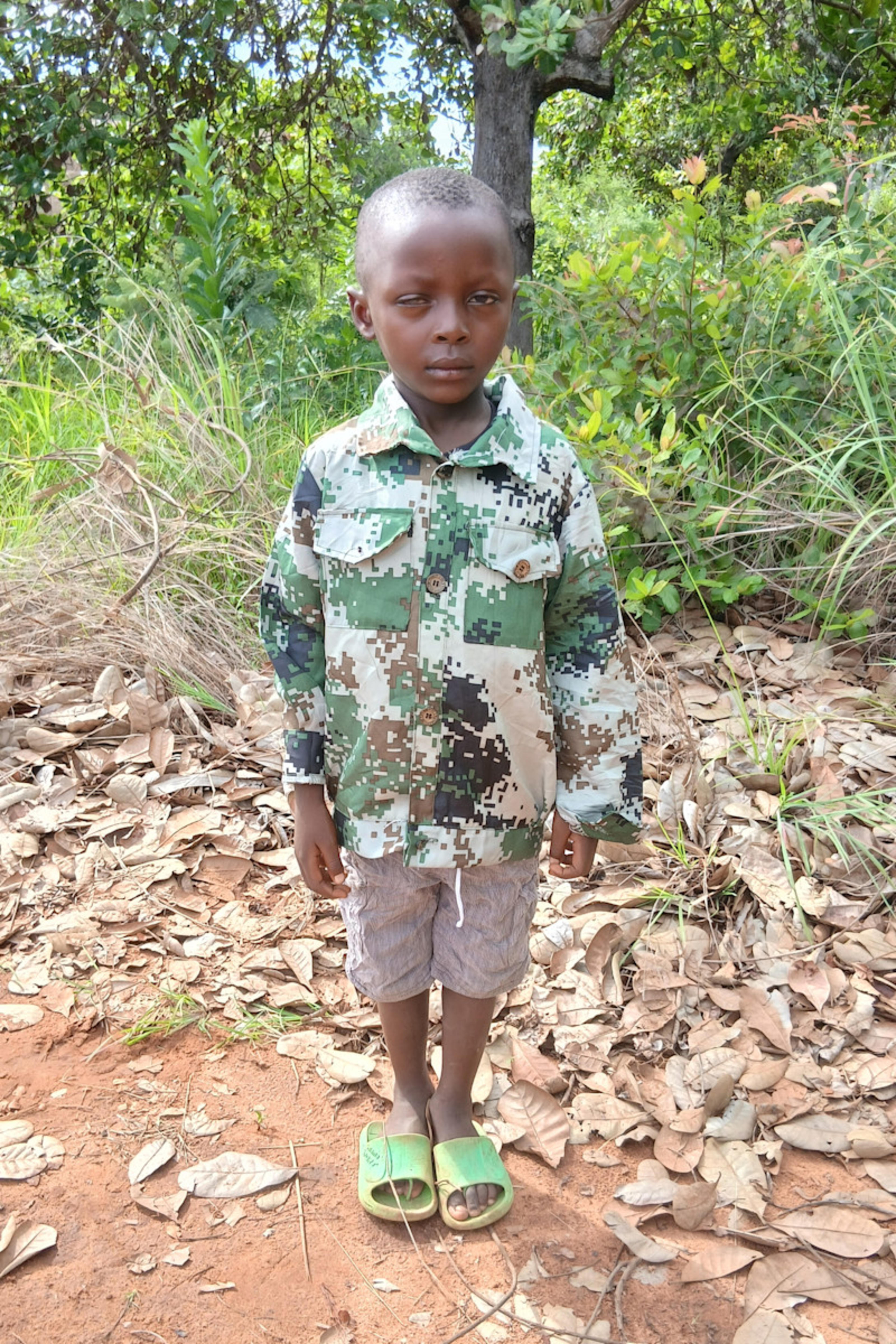 An unsponsored boy named Saimon from Tanzania who lives in an AIDS-affected area, is vulnerable to exploitation and has waited 211 days for a sponsor.