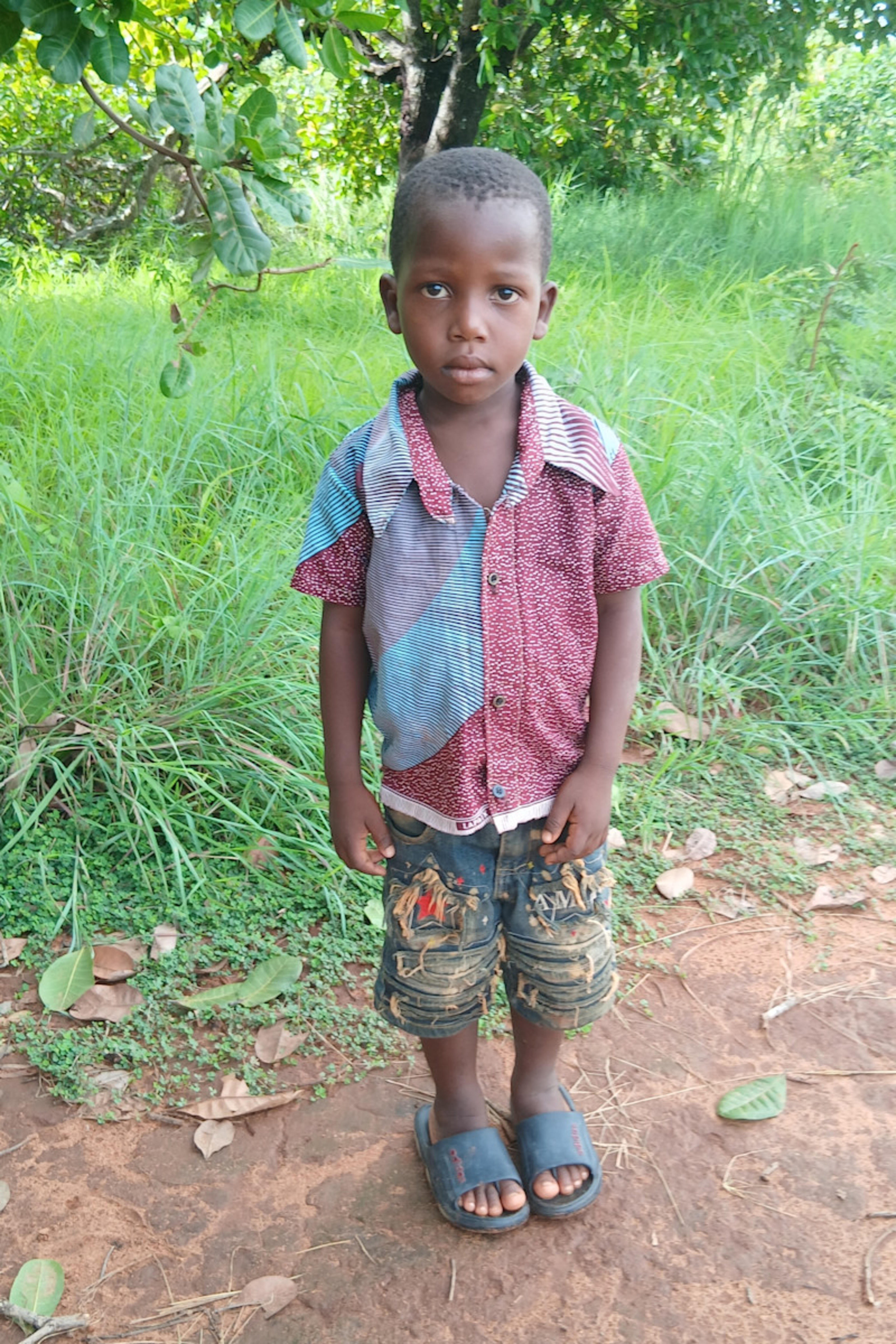 An unsponsored boy named Yasiri from Tanzania who lives in an AIDS-affected area, is vulnerable to exploitation and has waited 211 days for a sponsor.