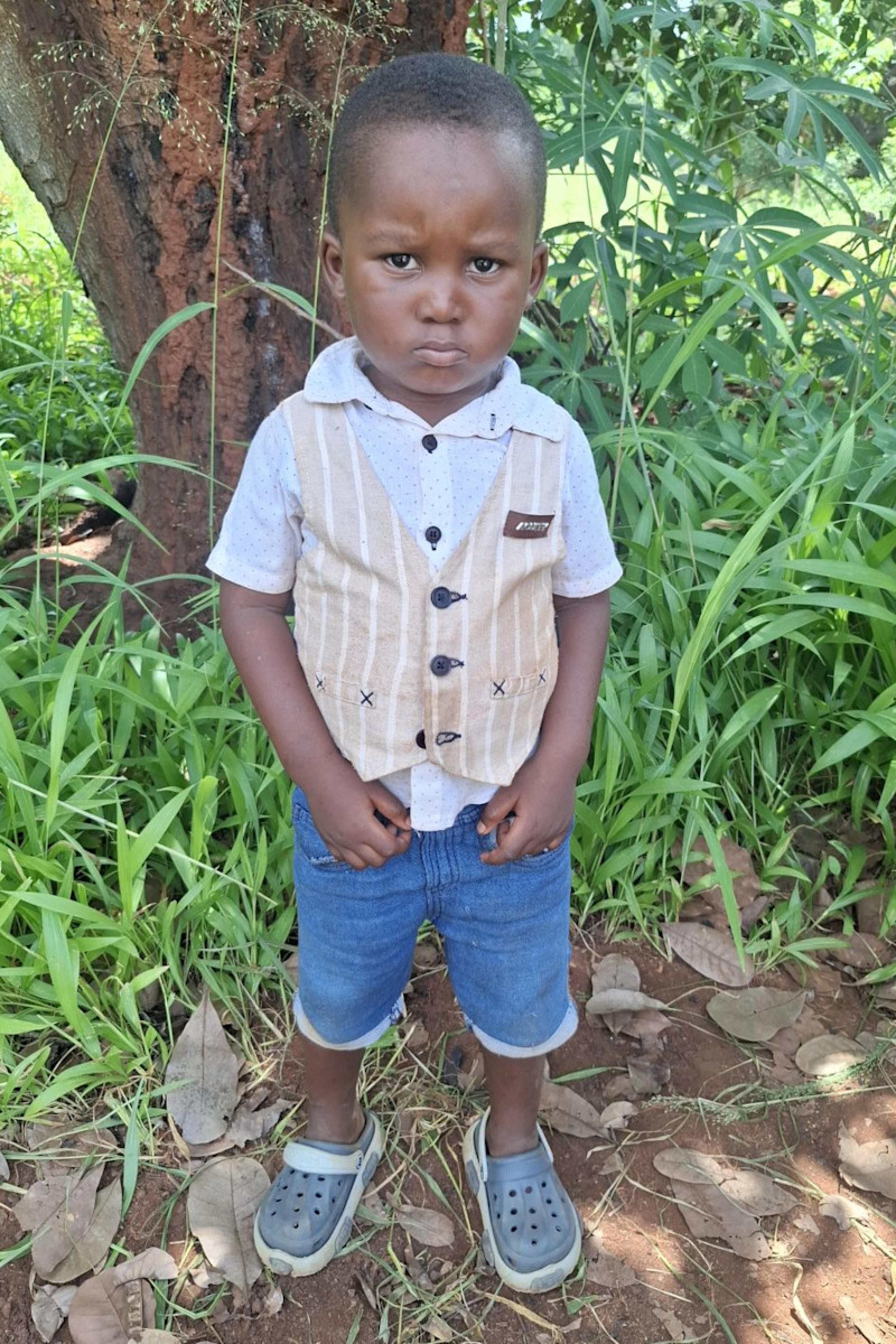 An unsponsored boy named Genesis from Tanzania who lives in an AIDS-affected area, is vulnerable to exploitation and has waited 204 days for a sponsor.