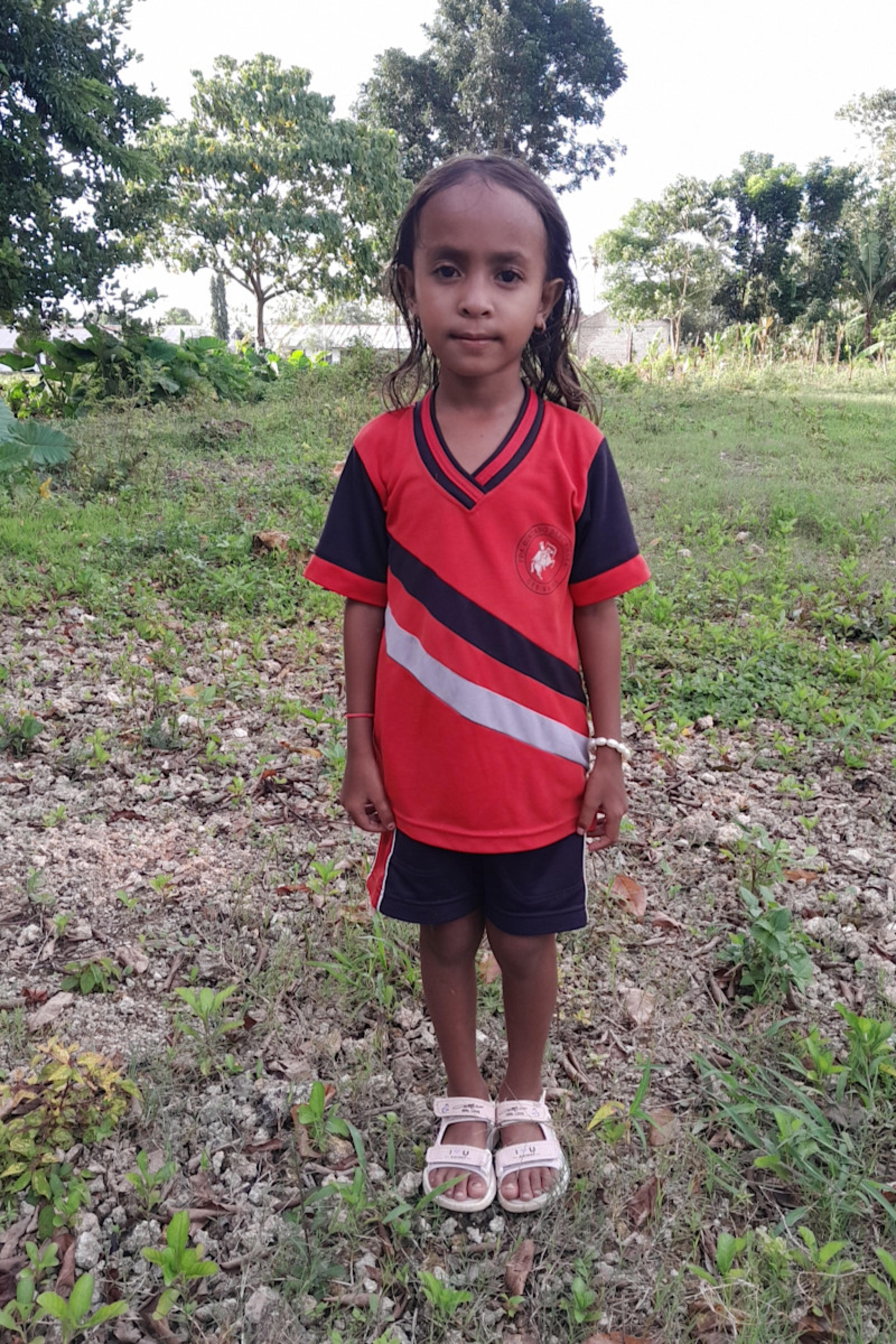 An unsponsored girl named Mutiara from Indonesia who has waited 545 days for a sponsor.