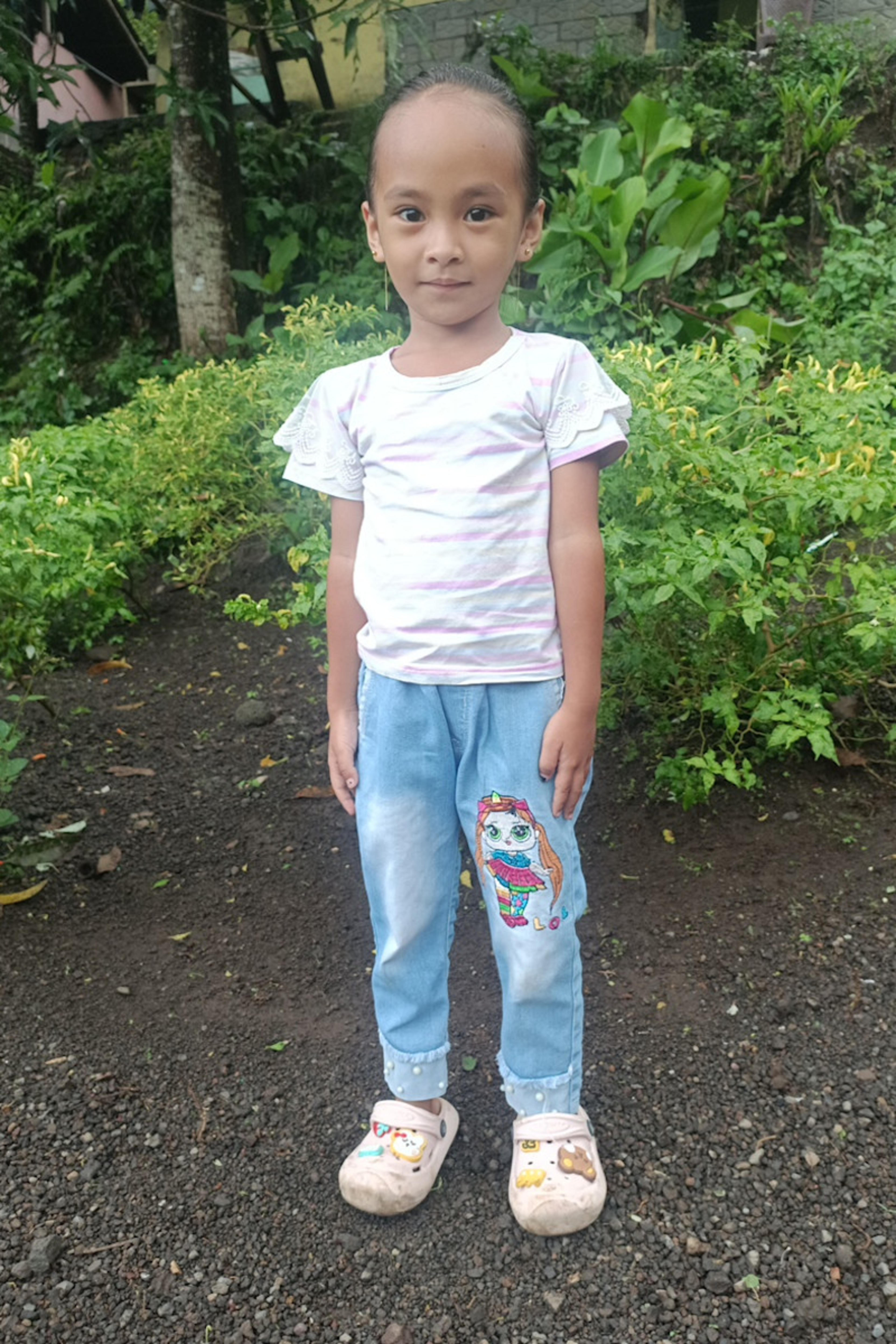 An unsponsored girl named Ailin from Indonesia who has waited 331 days for a sponsor.