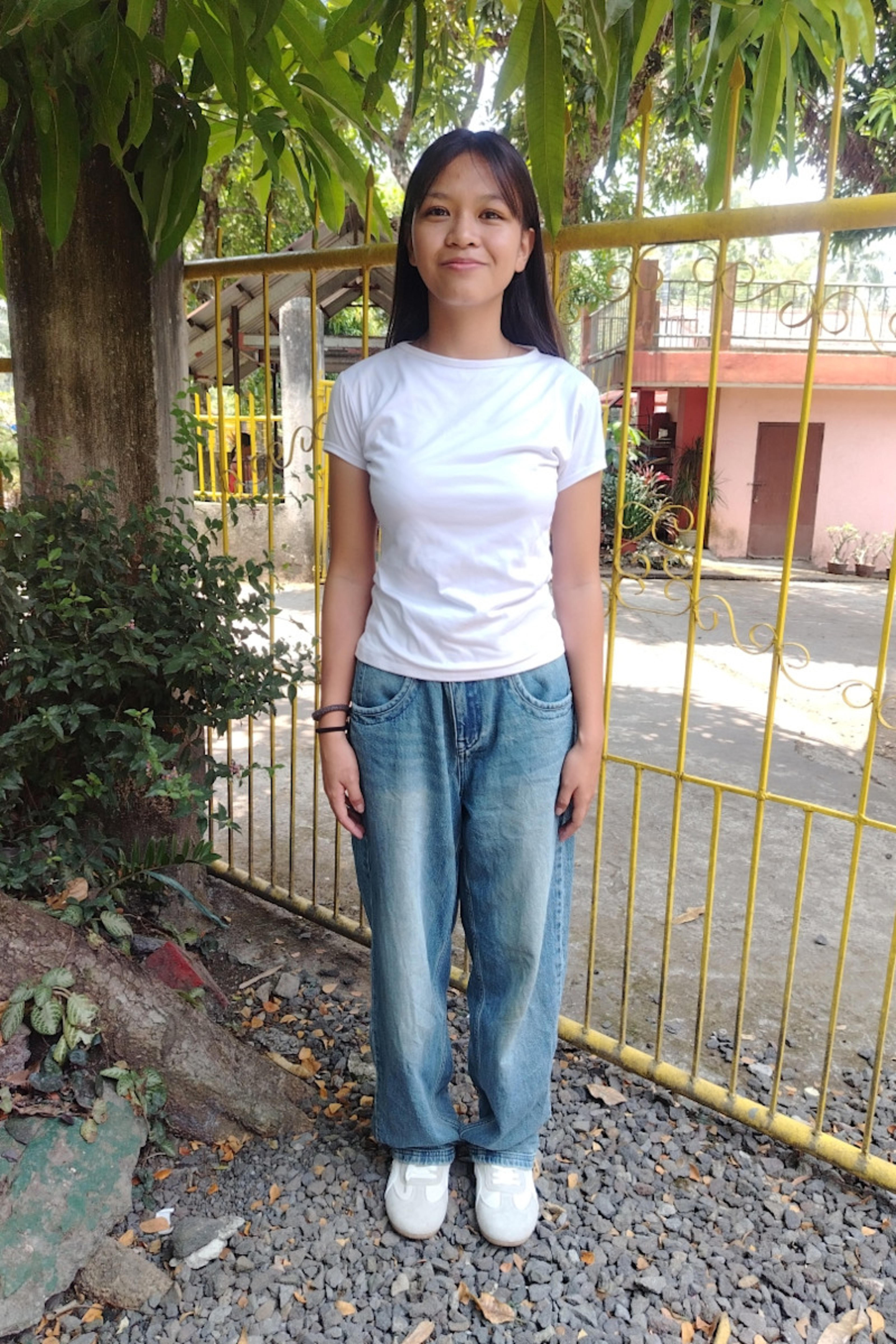 An unsponsored girl named Loraine from Philippines who has waited 13 days for a sponsor.