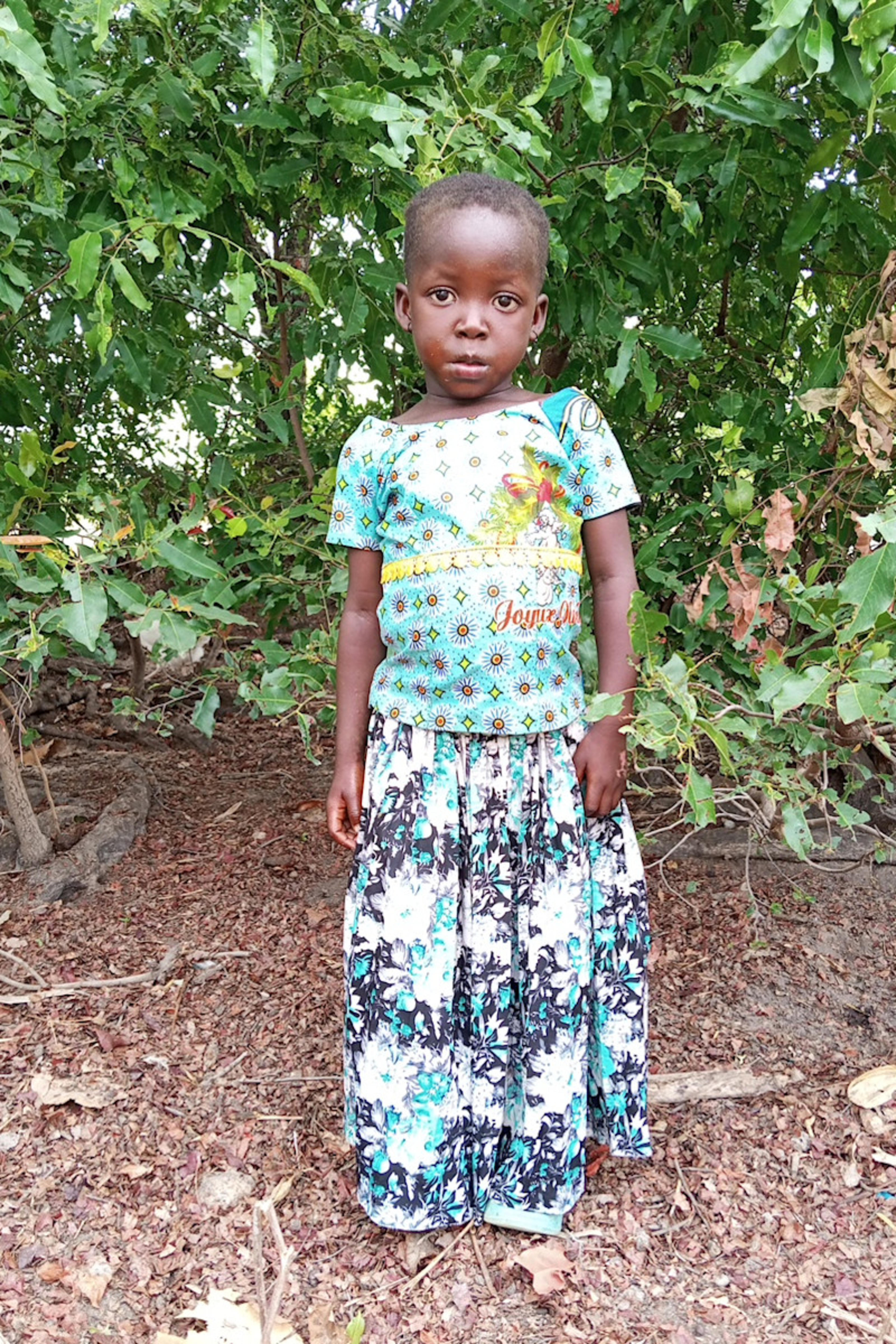 An unsponsored girl named Suzanne from Burkina Faso who lives in an AIDS-affected area, is vulnerable to exploitation and has waited 677 days for a sponsor.