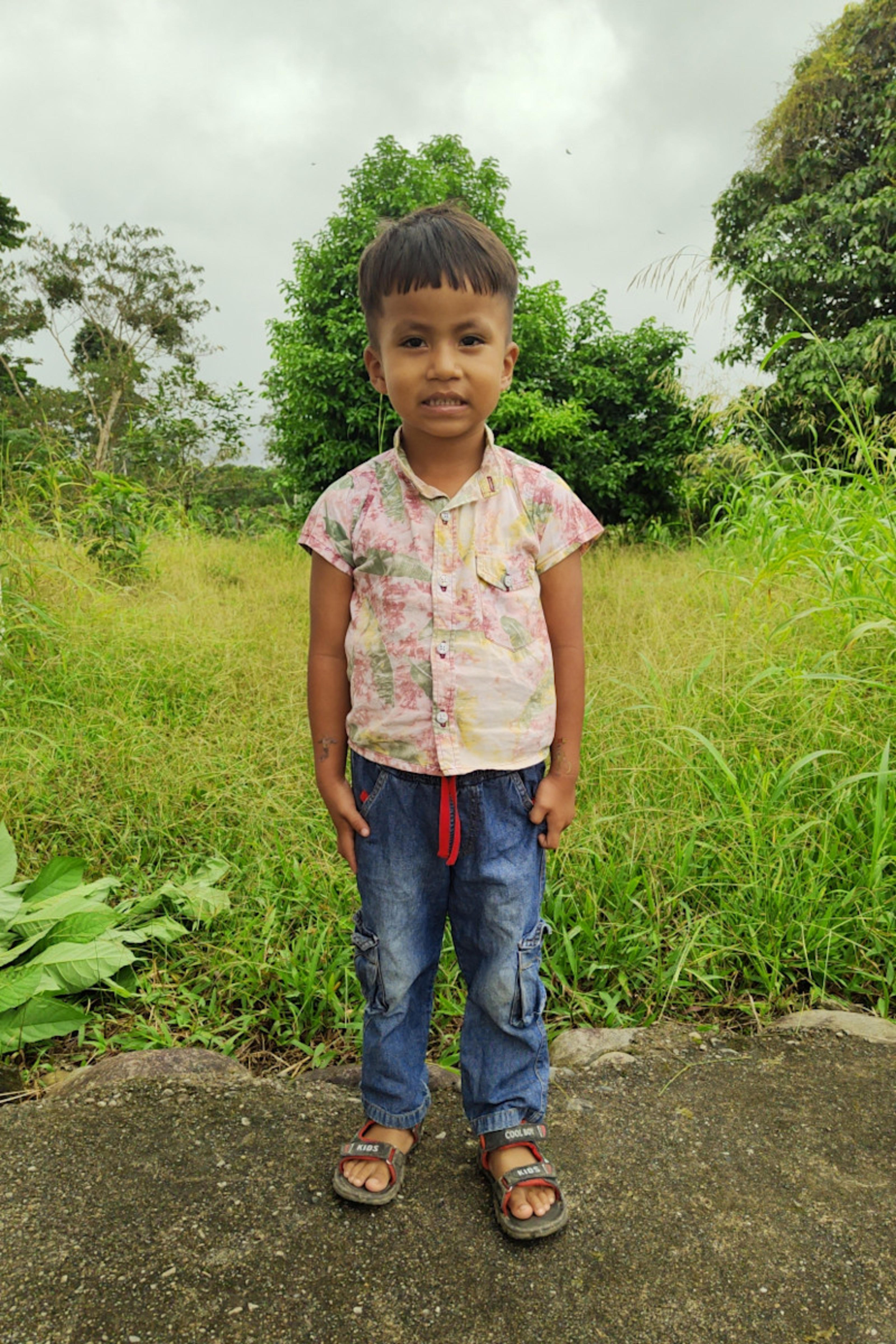 An unsponsored boy named Jhonfer from Ecuador who has waited 637 days for a sponsor.