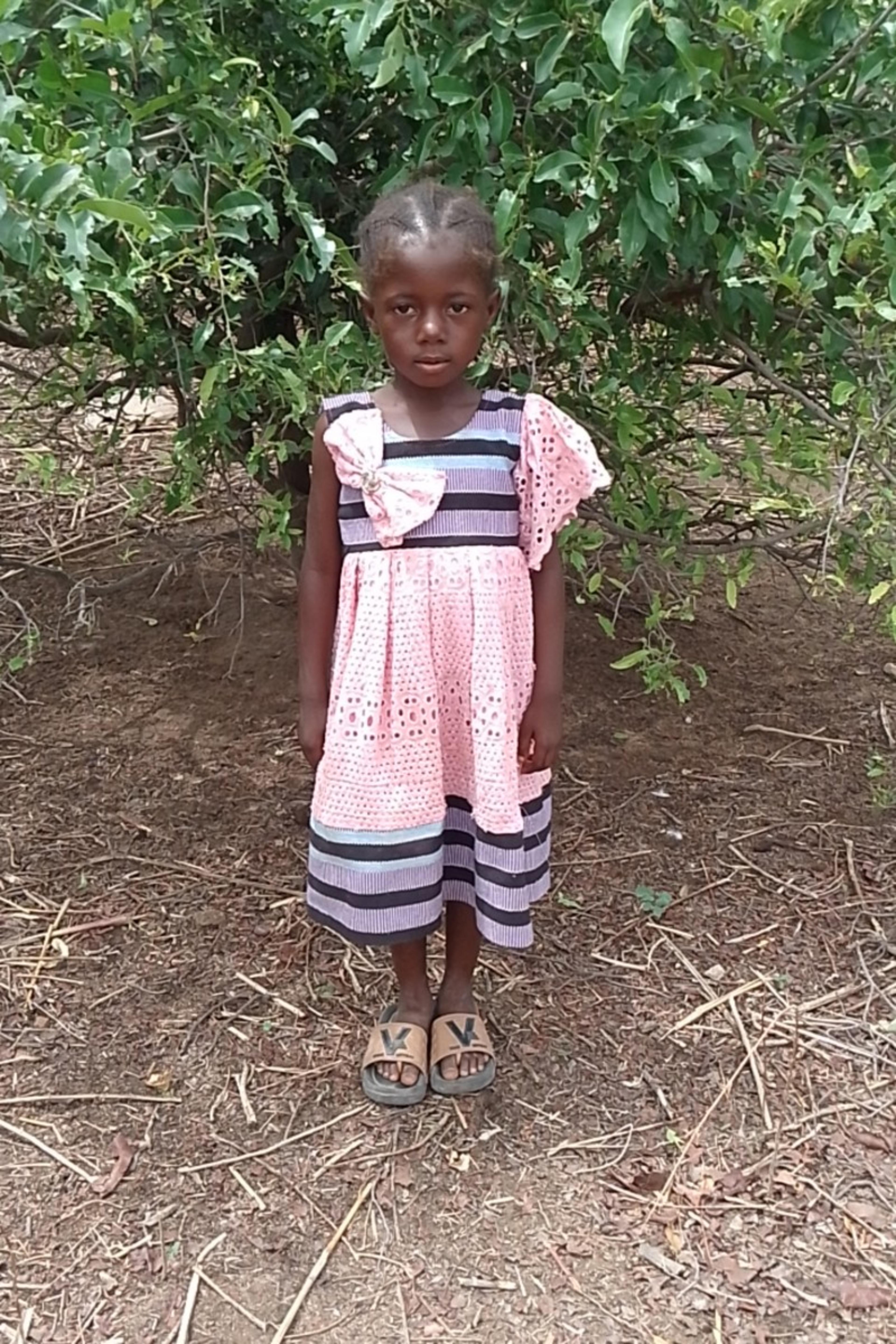 An unsponsored girl named Alice from Burkina Faso who lives in an AIDS-affected area, is vulnerable to exploitation and has waited 488 days for a sponsor.