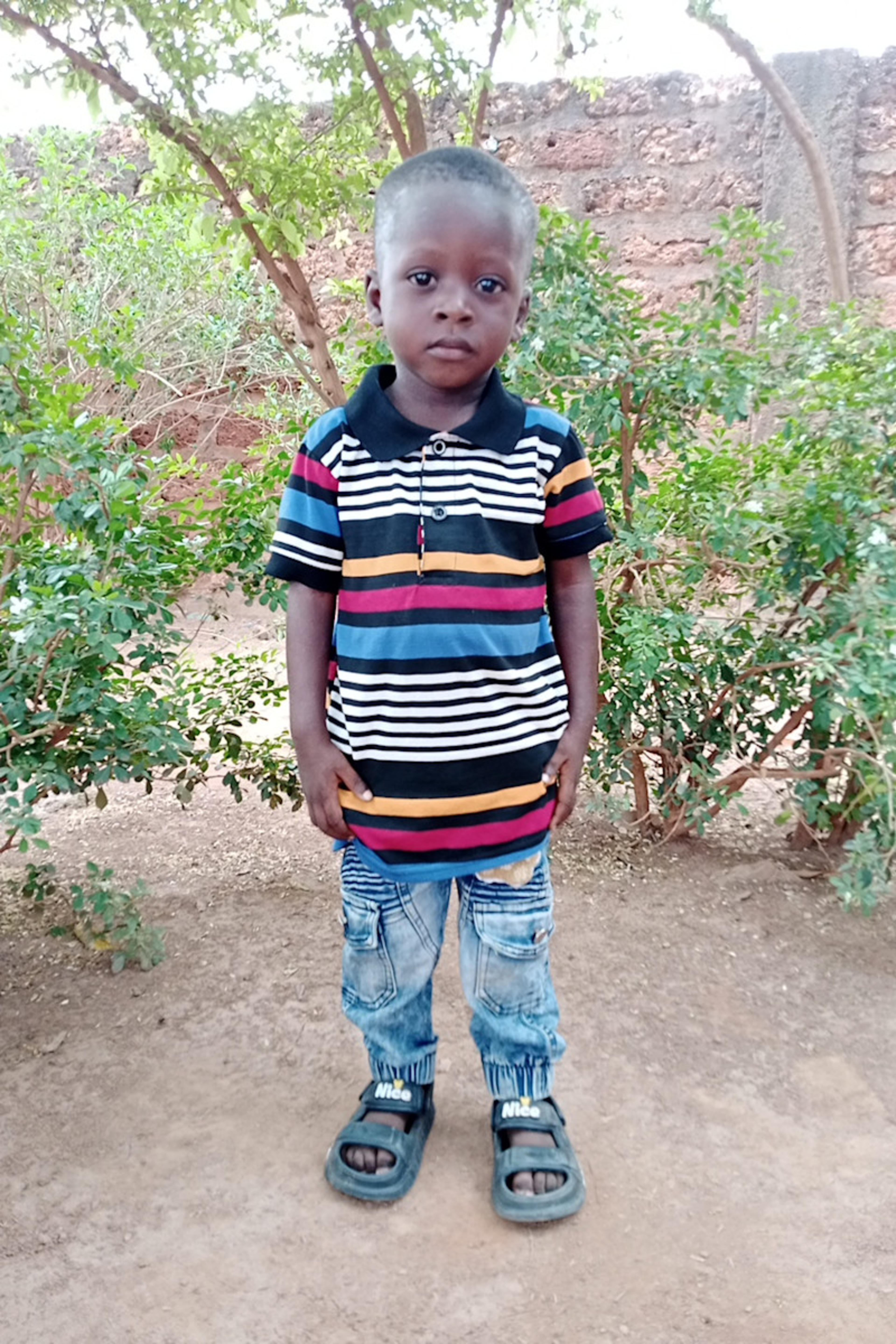 An unsponsored boy named Elkana from Burkina Faso who lives in an AIDS-affected area, is vulnerable to exploitation and has waited 614 days for a sponsor.