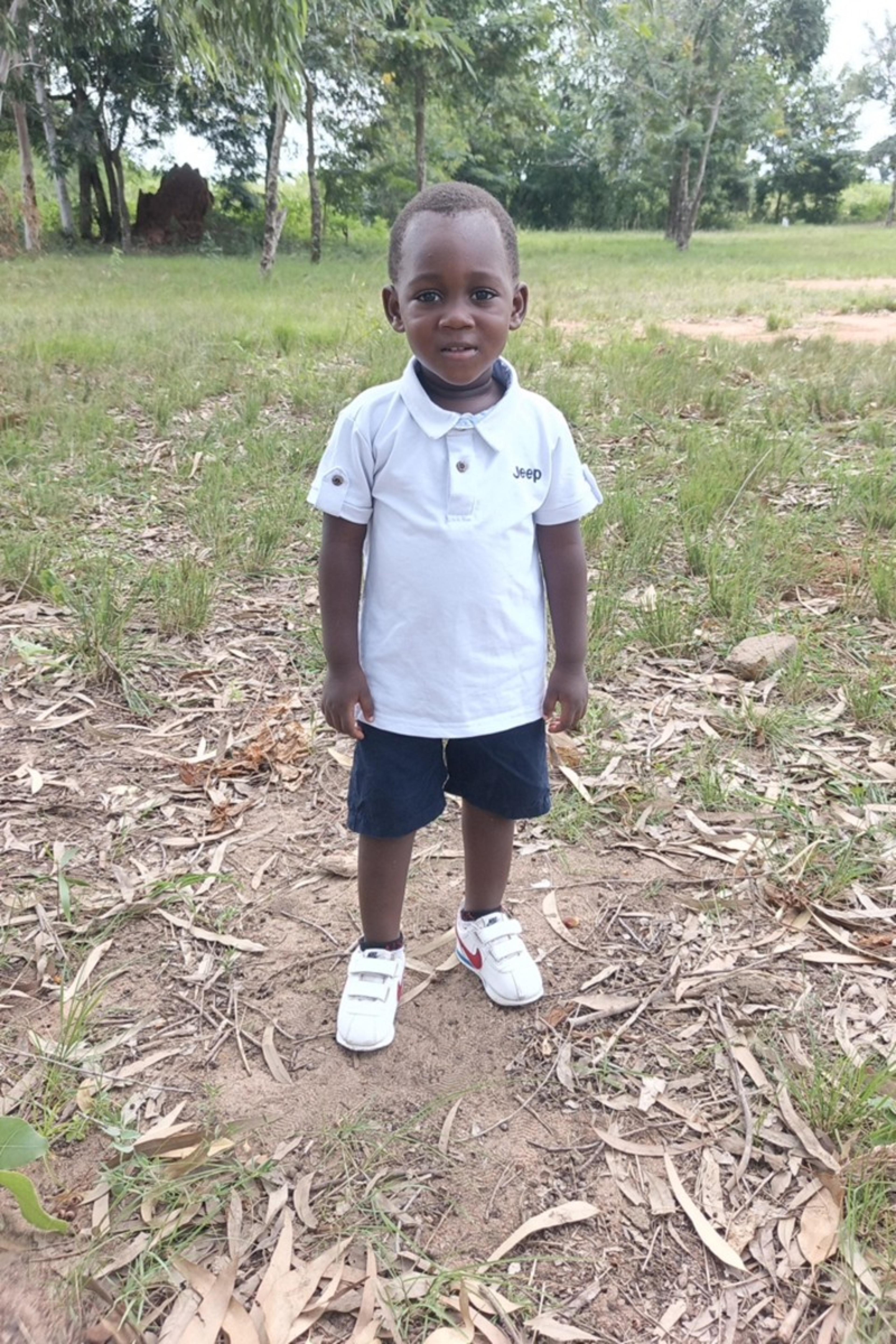 An unsponsored boy named Mawulolo from Ghana who lives in an AIDS-affected area and has waited 585 days for a sponsor.