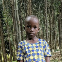 Adozione a distanza: Julienne (Ruanda)