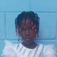 Adozione a distanza: sostieni Shesmerly (Haiti)